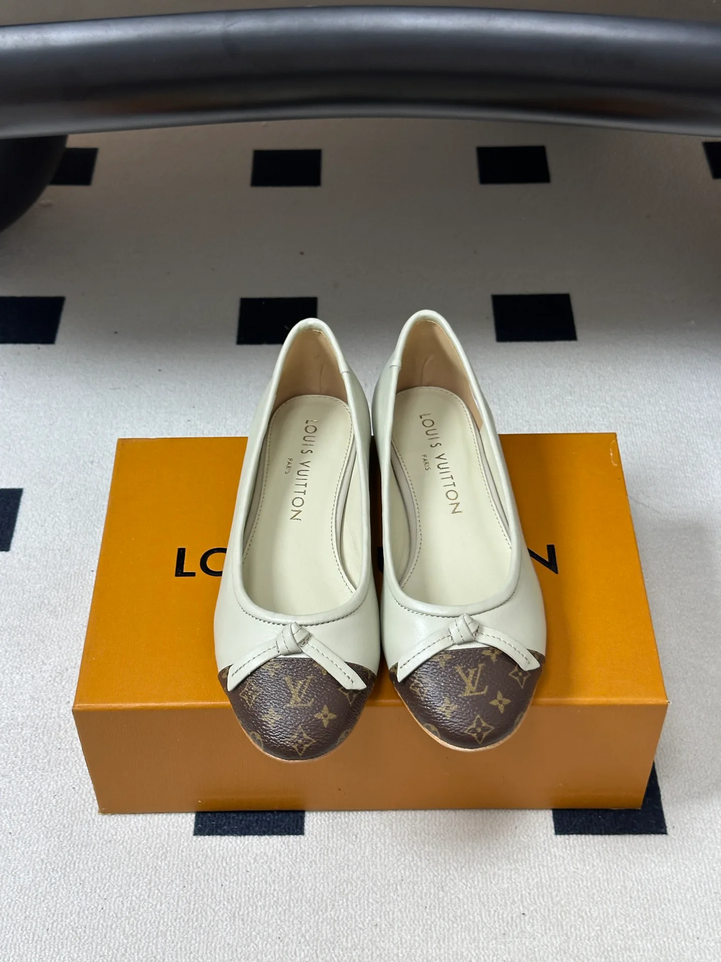 Балетки Женские Louis Vuitton 18049404