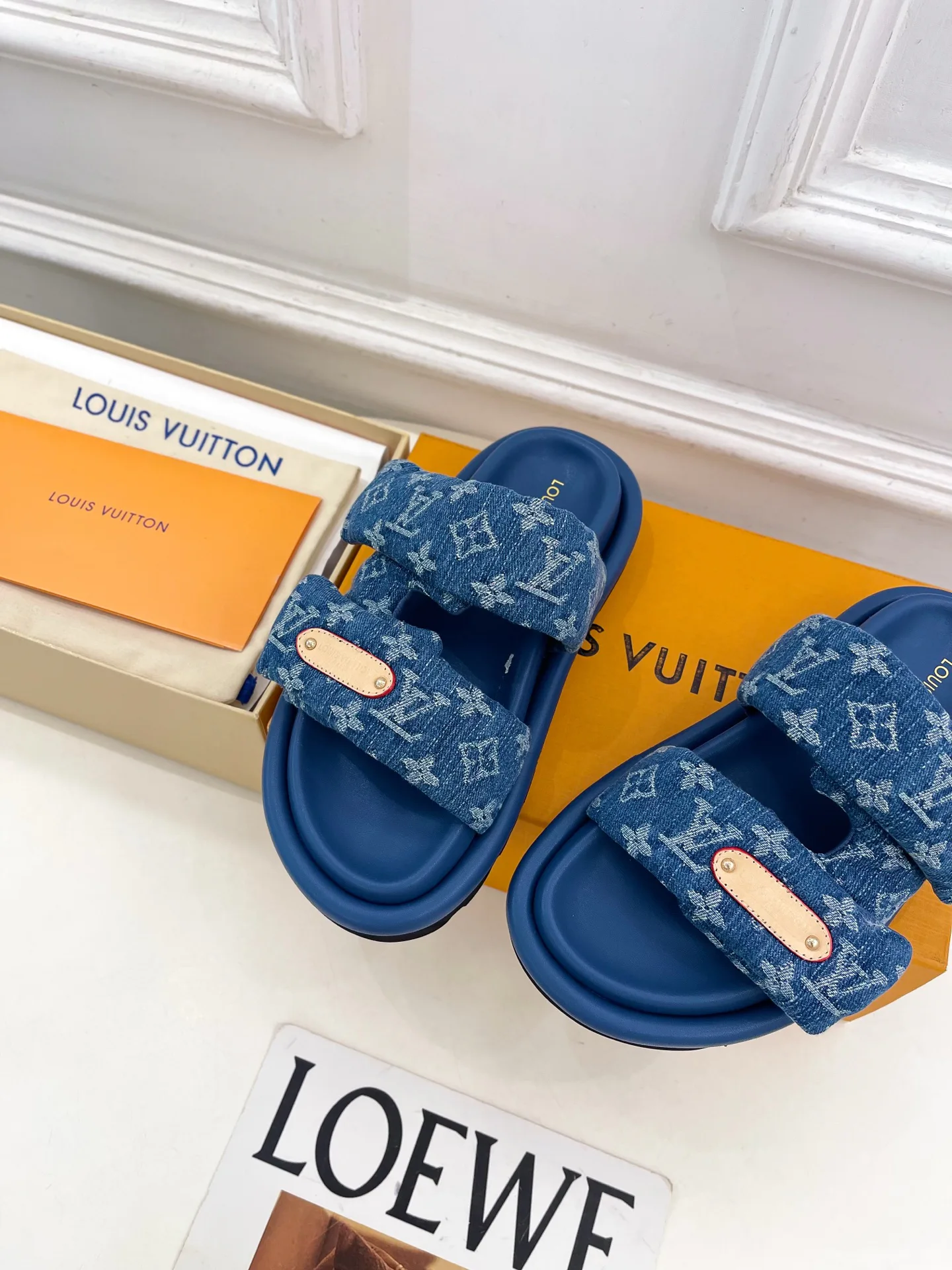 Шлепанцы Женские Louis Vuitton 13590986