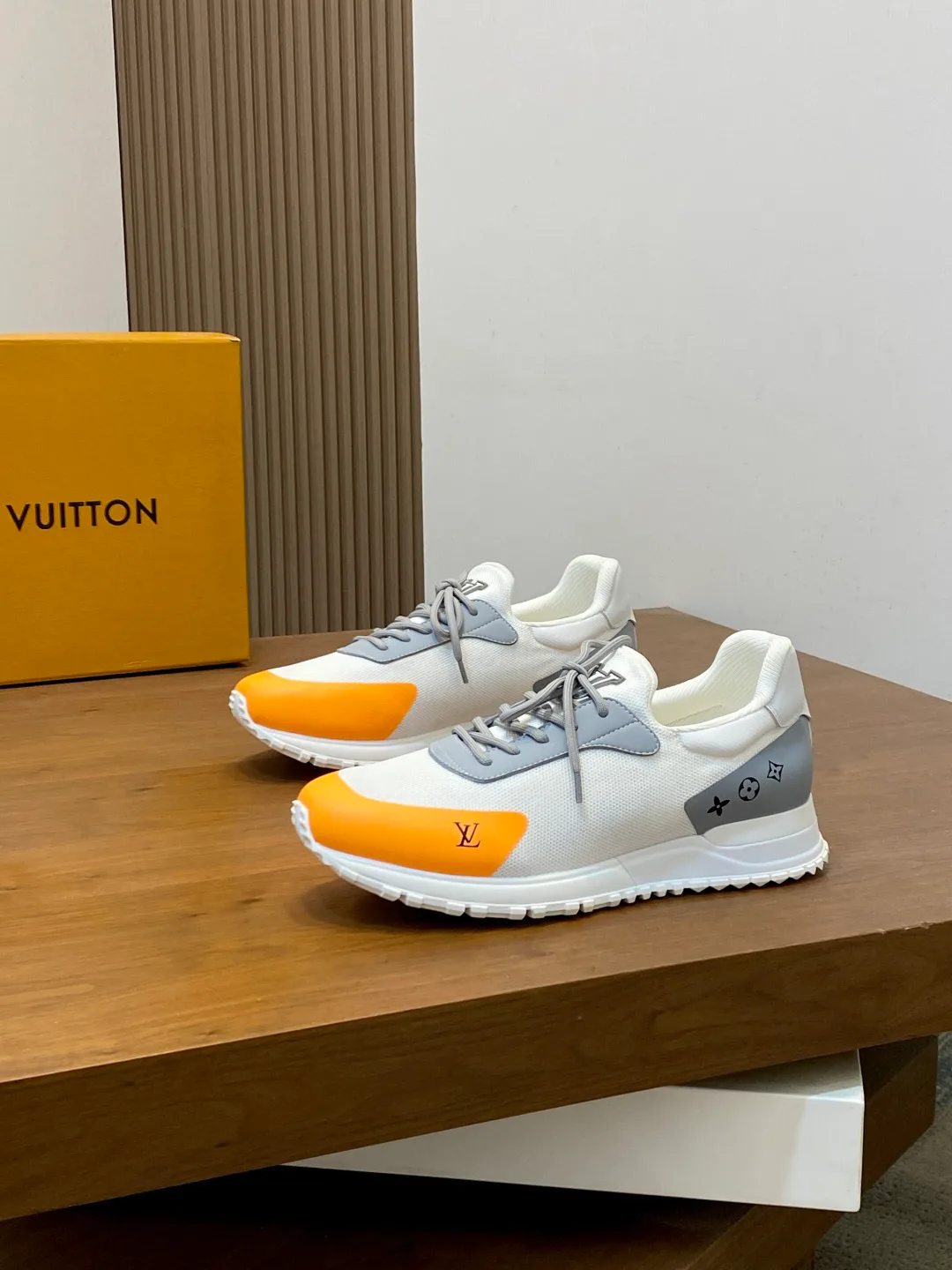 Кроссовки Мужские Louis Vuitton 19054382