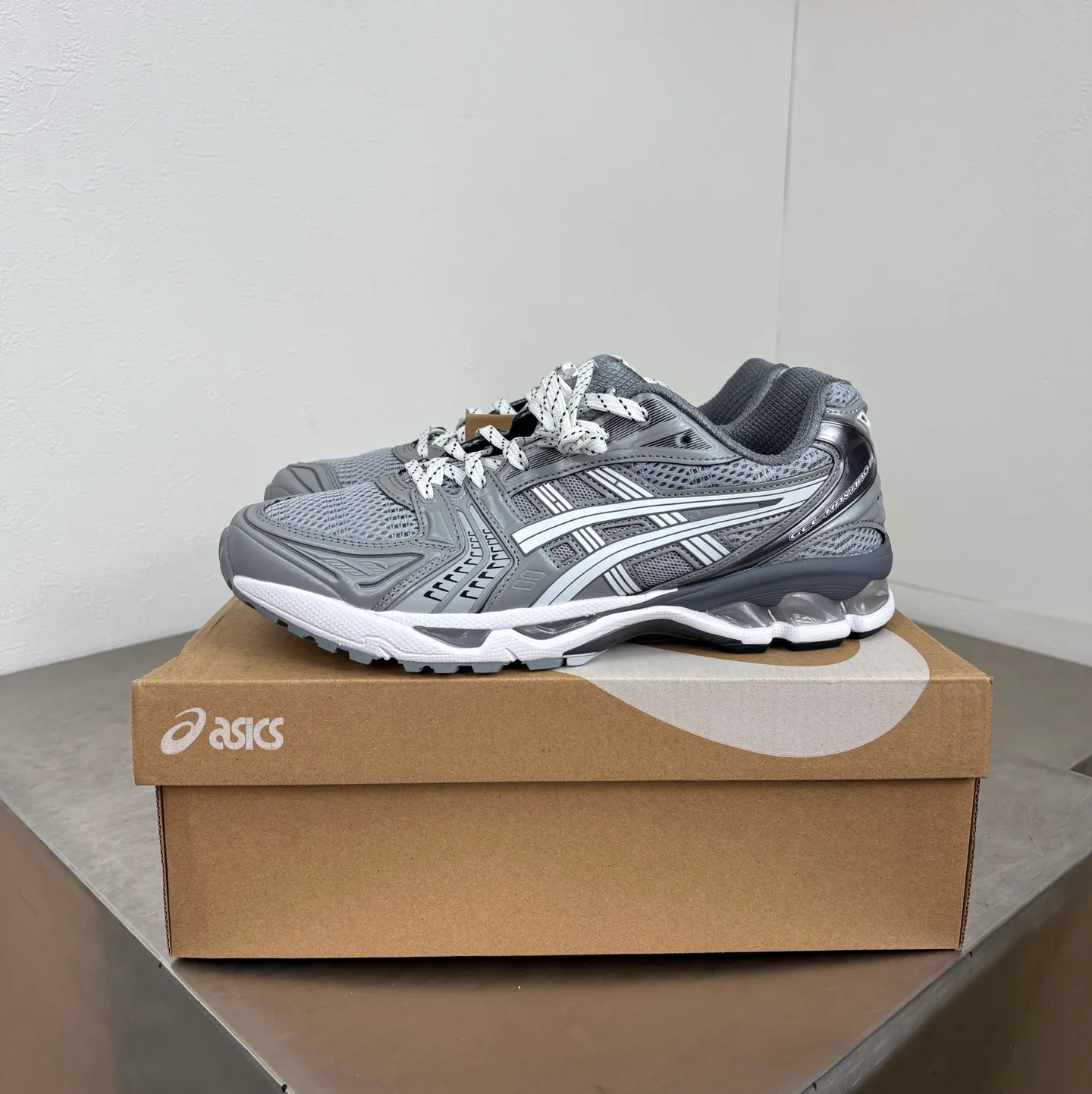 Кроссовки Женские Asics 18744170
