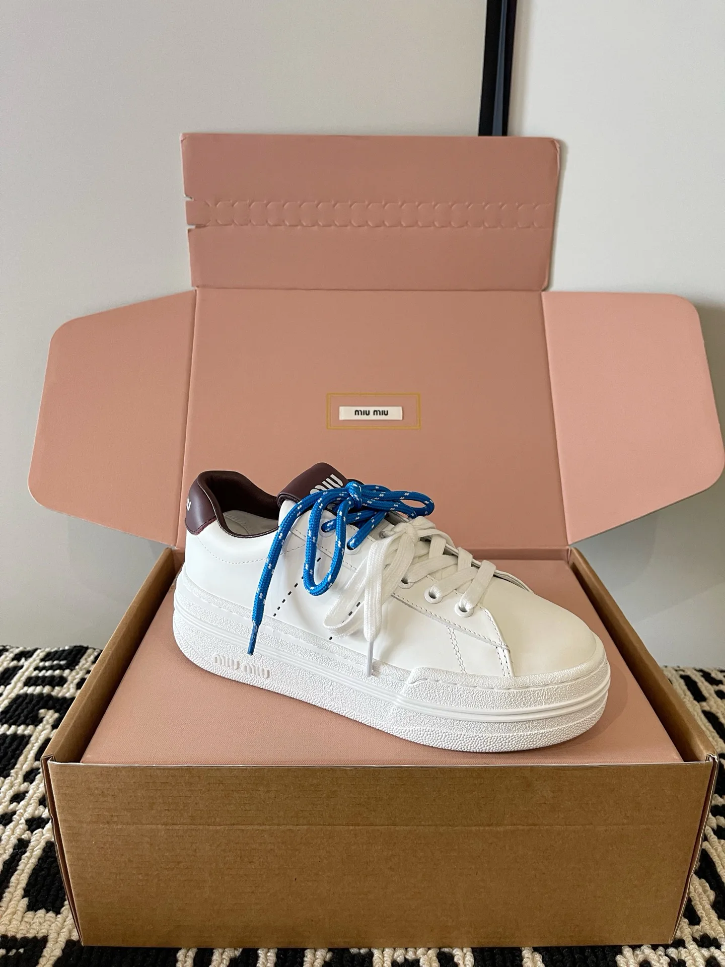 Кроссовки Женские Miu Miu 18234991