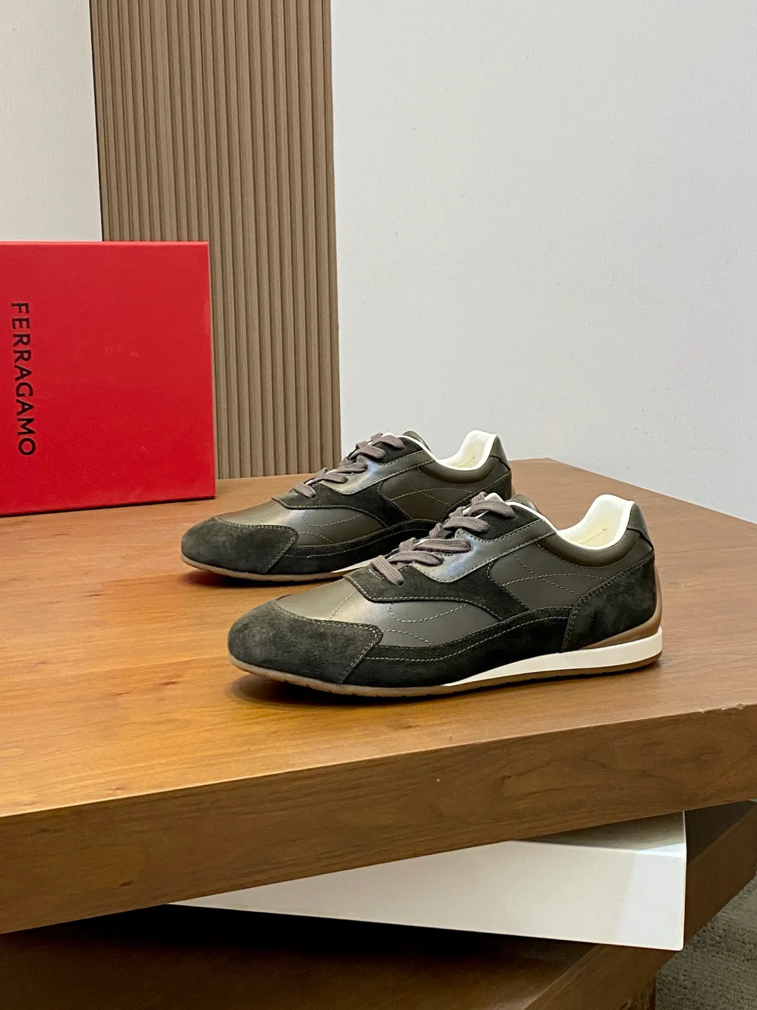 Кроссовки Мужские Salvatore Ferragamo 19458693