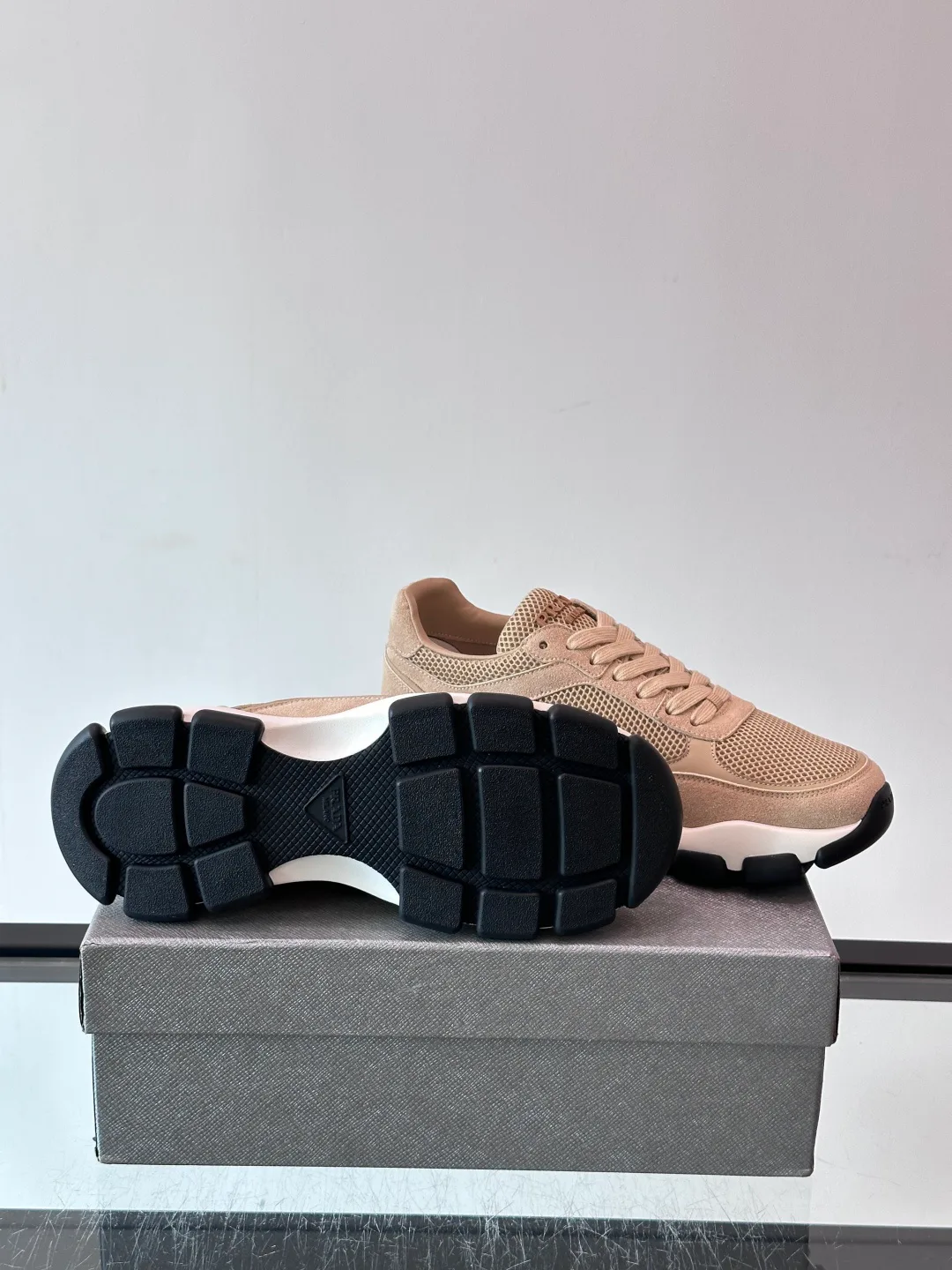 Кроссовки Мужские Prada 18449474