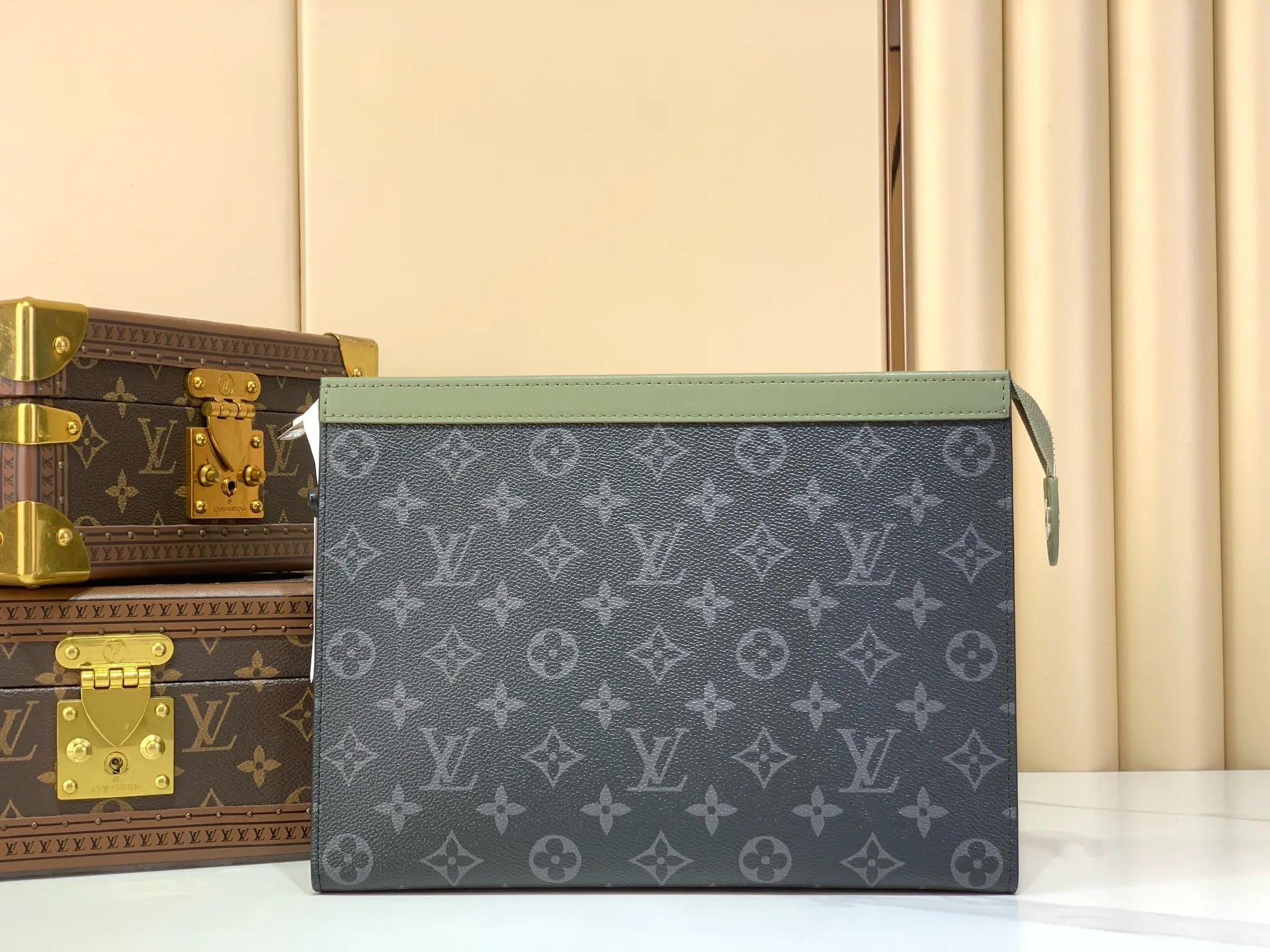 Клатчи Женские Louis Vuitton 17499385
