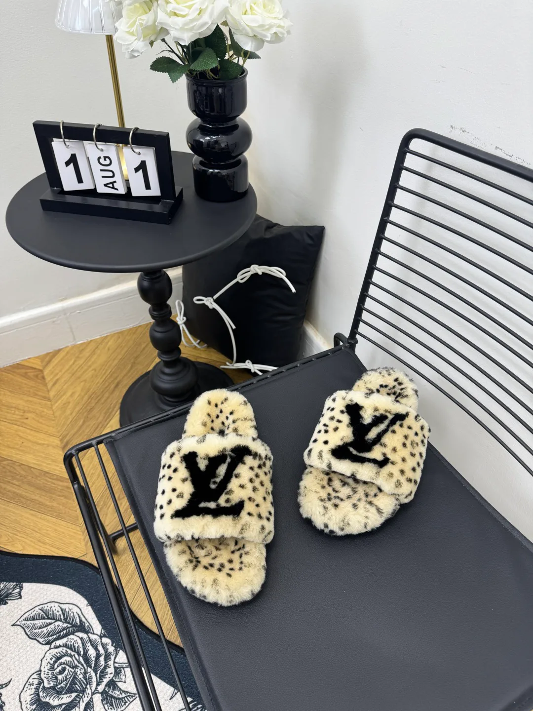 Тапочки Женские Louis Vuitton 18366817