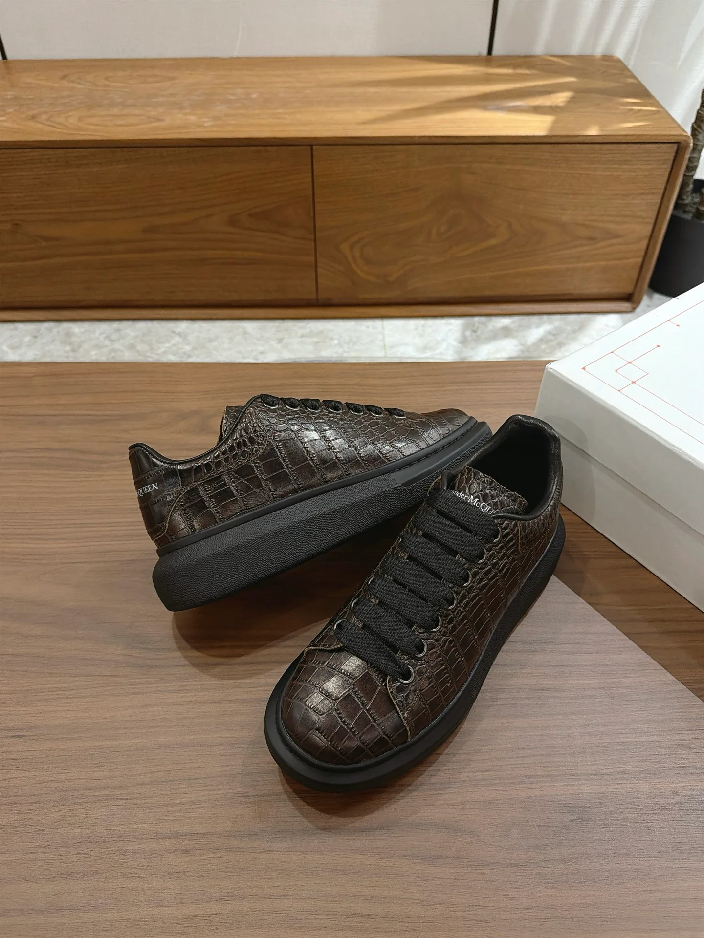 Кроссовки Женские Alexander Mcqueen 18159796