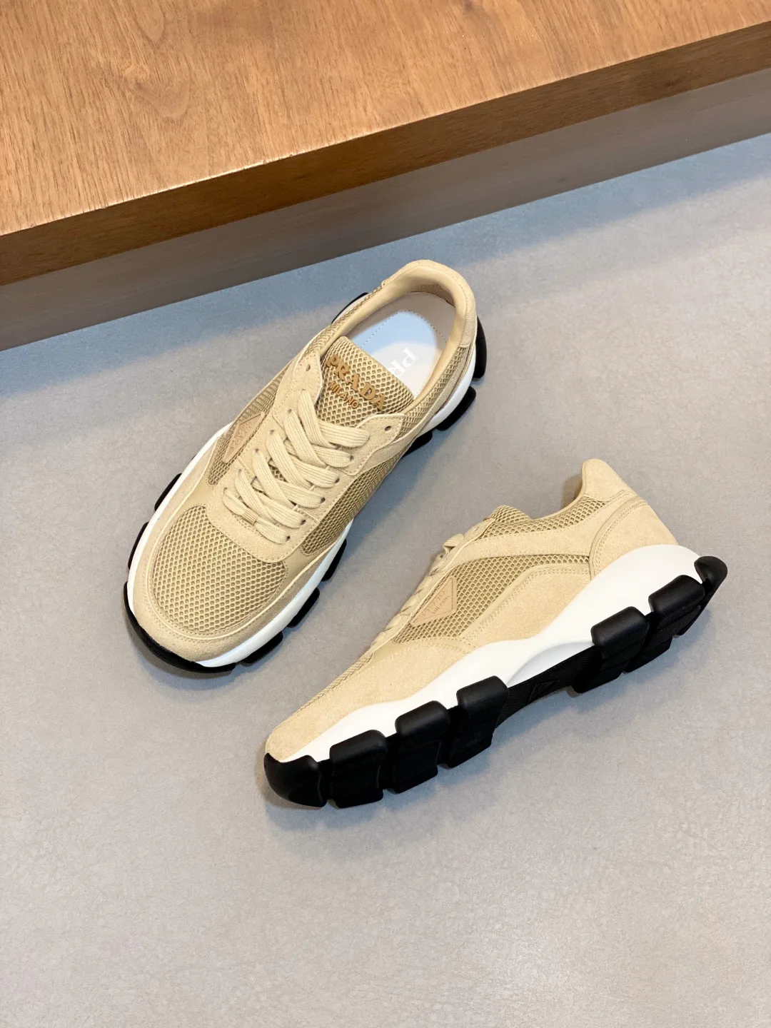 Кроссовки Мужские Prada 18274611