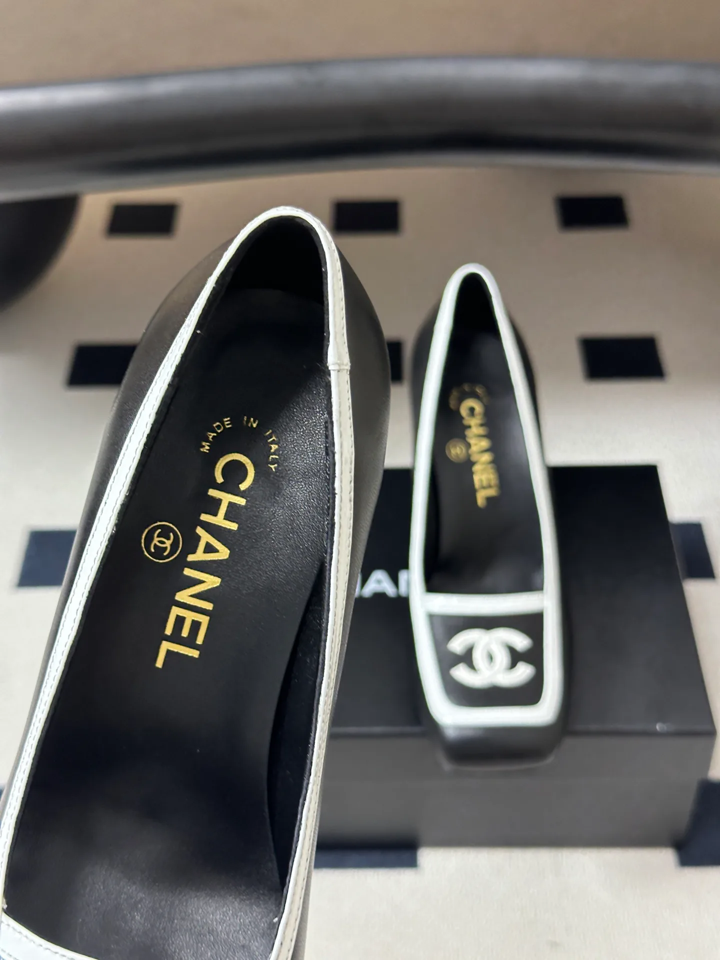 Туфли Женские Chanel 18049712