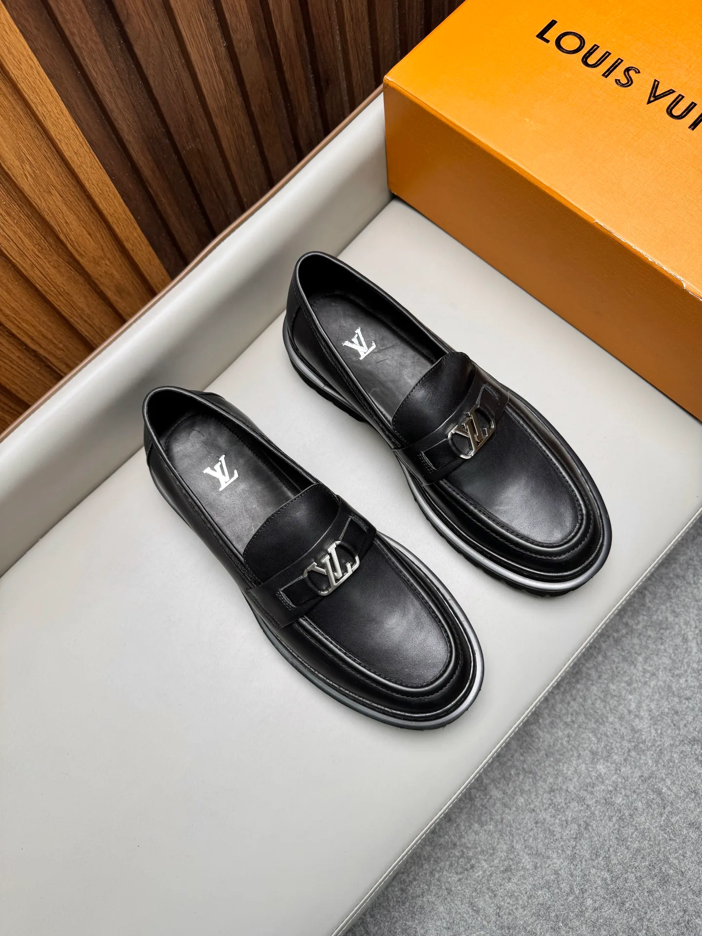 Лоферы И Туфли Мужские Louis Vuitton 17470885