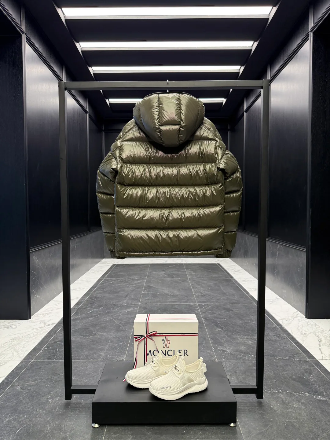 Куртки И Пуховики Женские Moncler 1694334