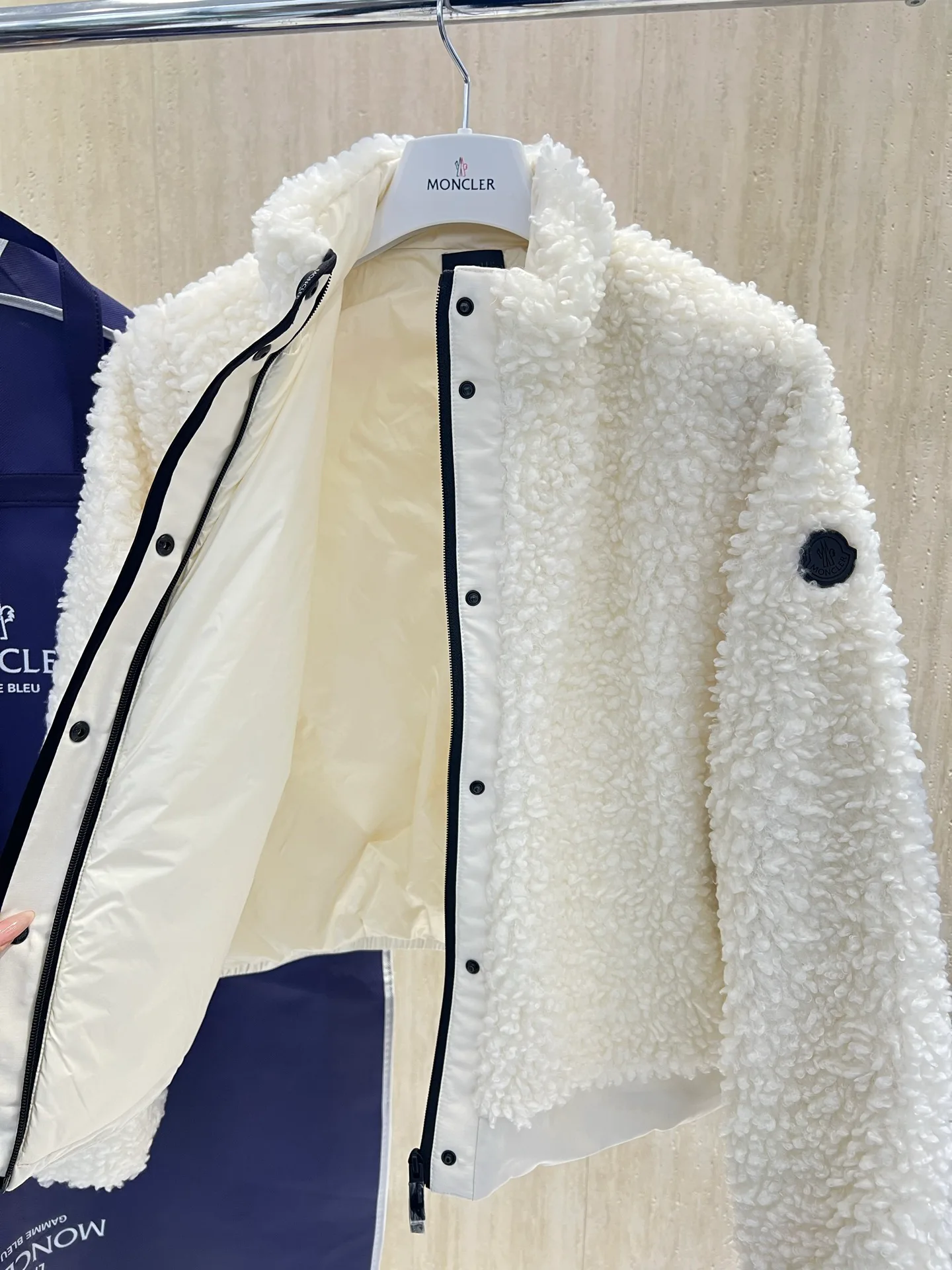 Куртки И Пуховики Женские Moncler 17958871