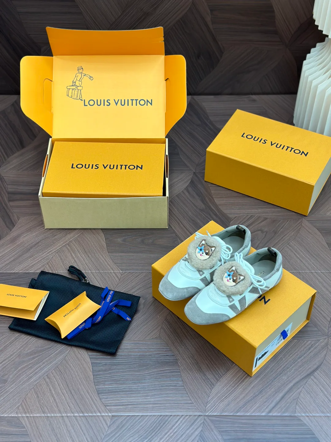 Кроссовки Женские Louis Vuitton 19480016
