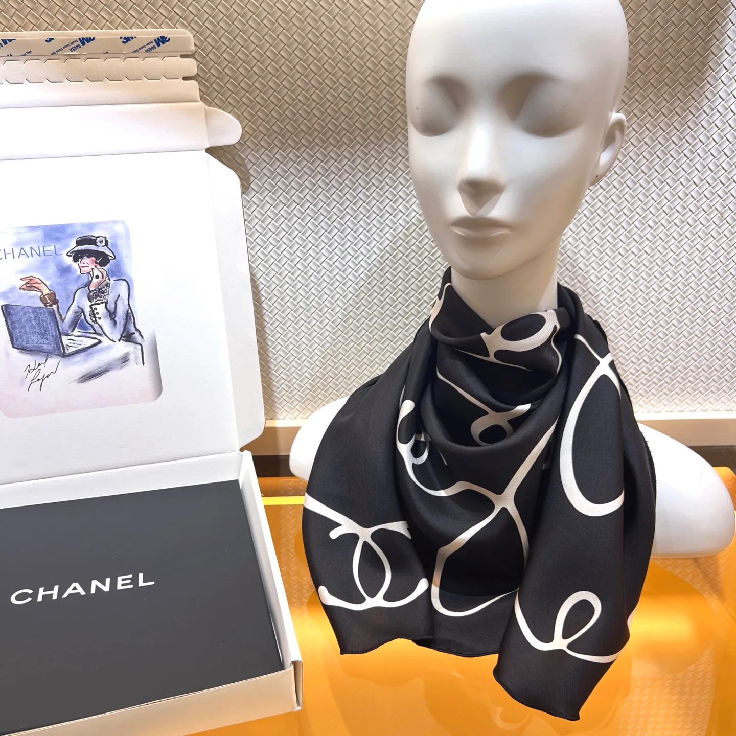 Платки Chanel 13575358