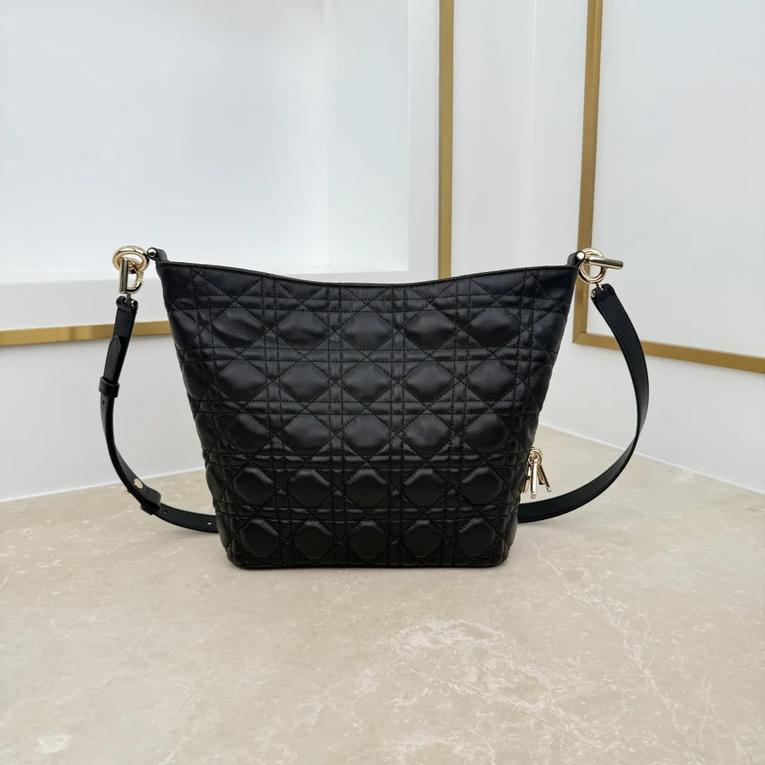 Классические Сумки Женские Christian Dior 18116286
