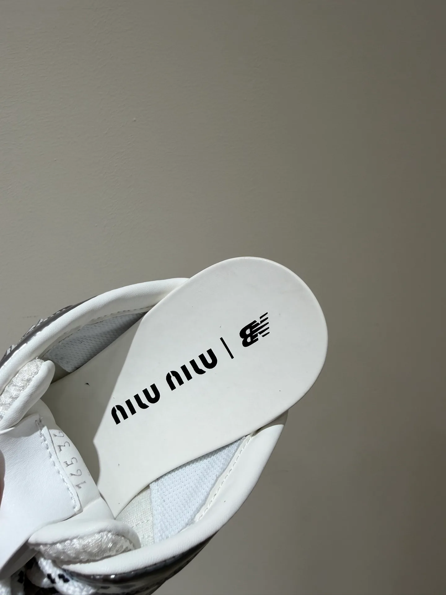 Кроссовки Женские Miu Miu 16868787