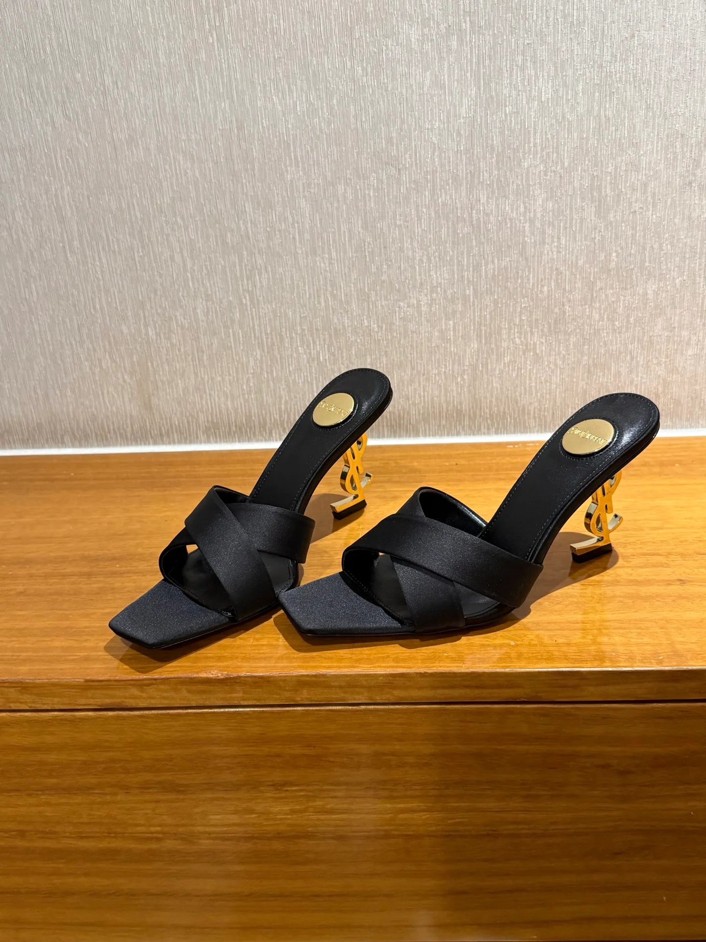 Босоножки Женские Saint Laurent 22192