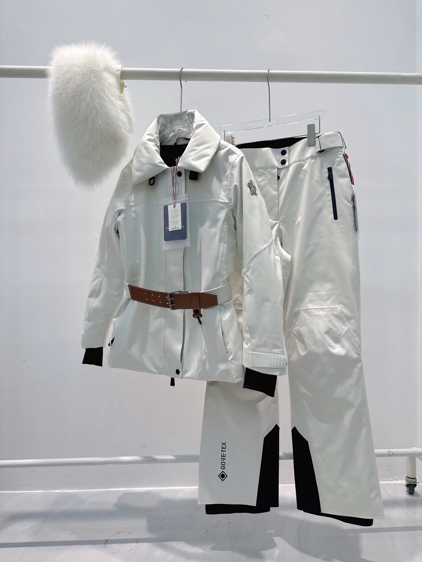 Куртки И Пуховики Женские Moncler 18710241