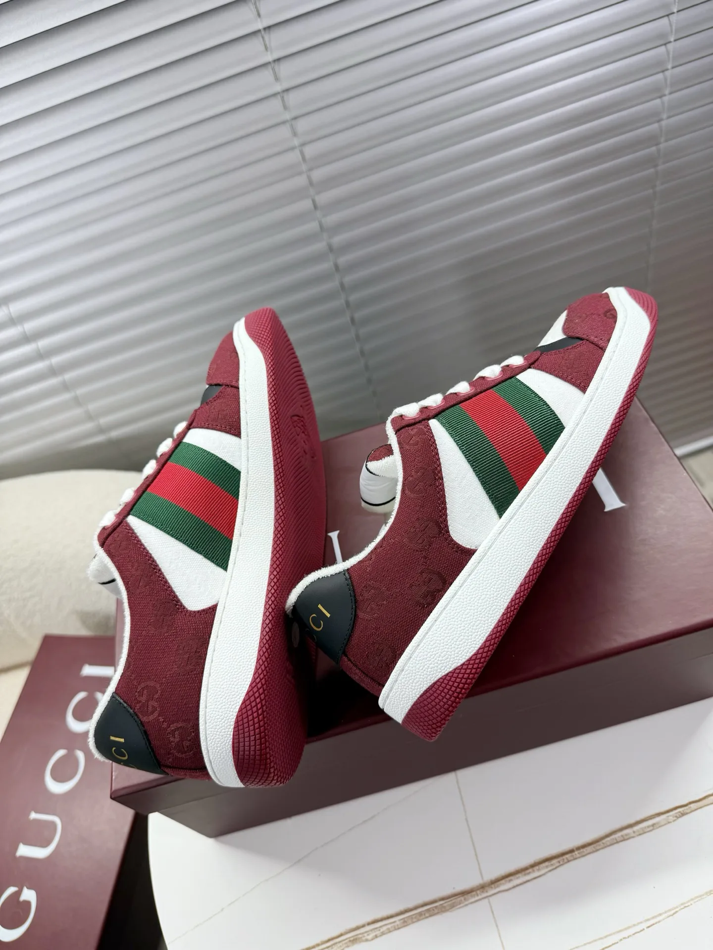 Кроссовки Женские Gucci 17451089