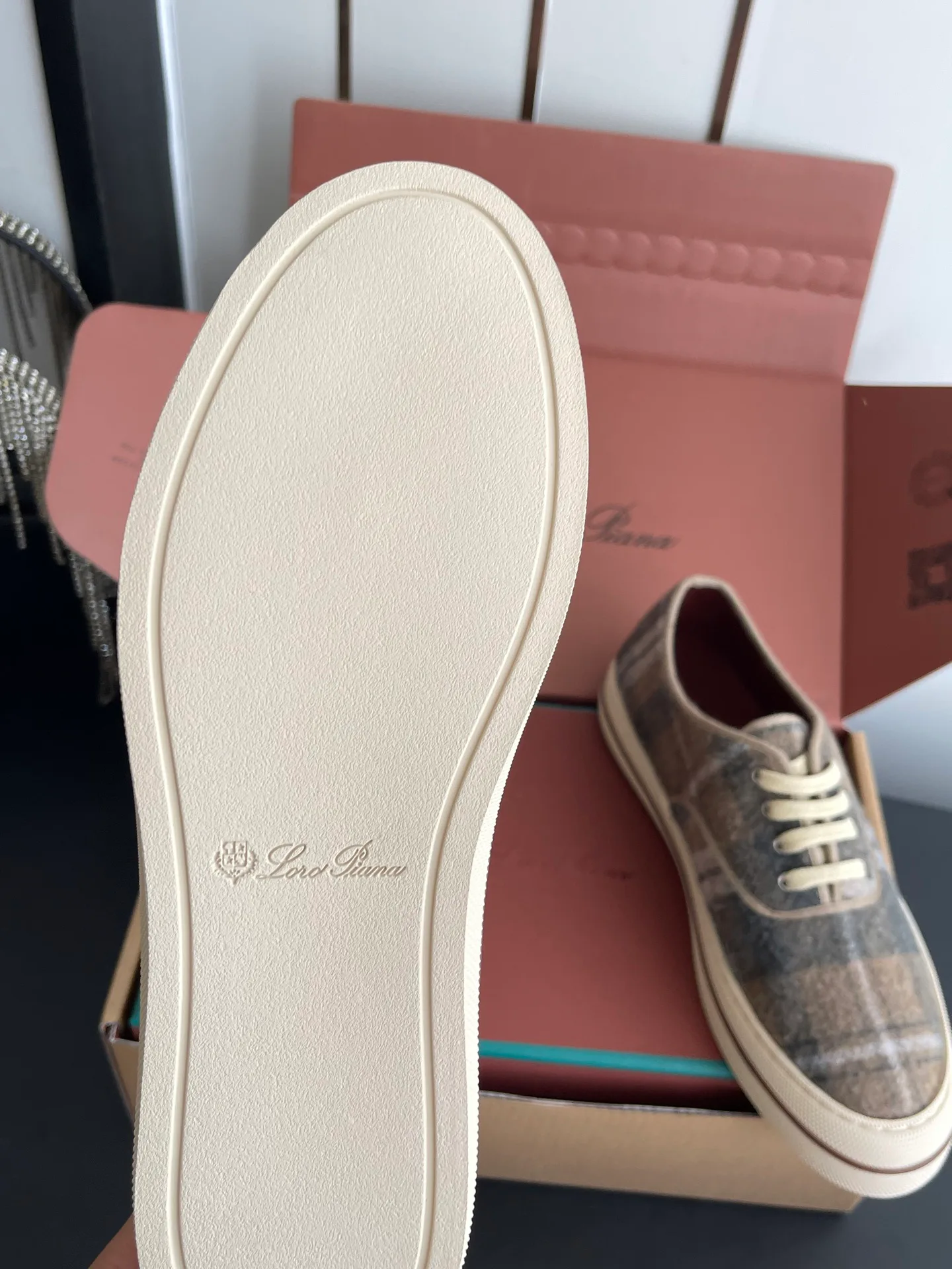 Кроссовки Женские Loro Piana 18780384