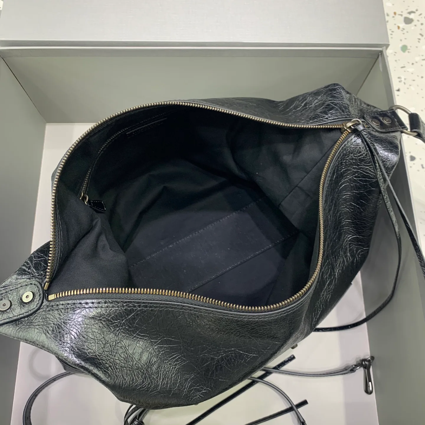Классические Сумки Женские Balenciaga 18135819