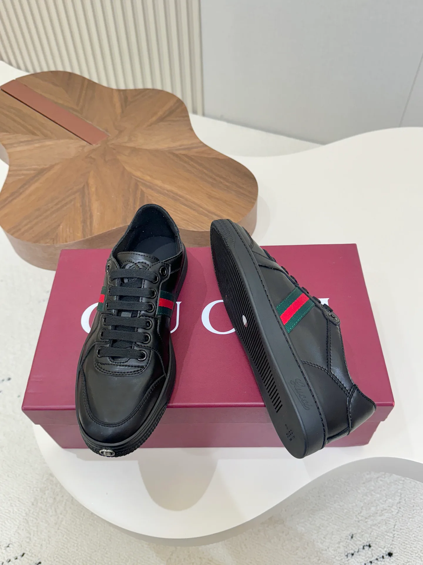 Кроссовки Женские Gucci 17571666