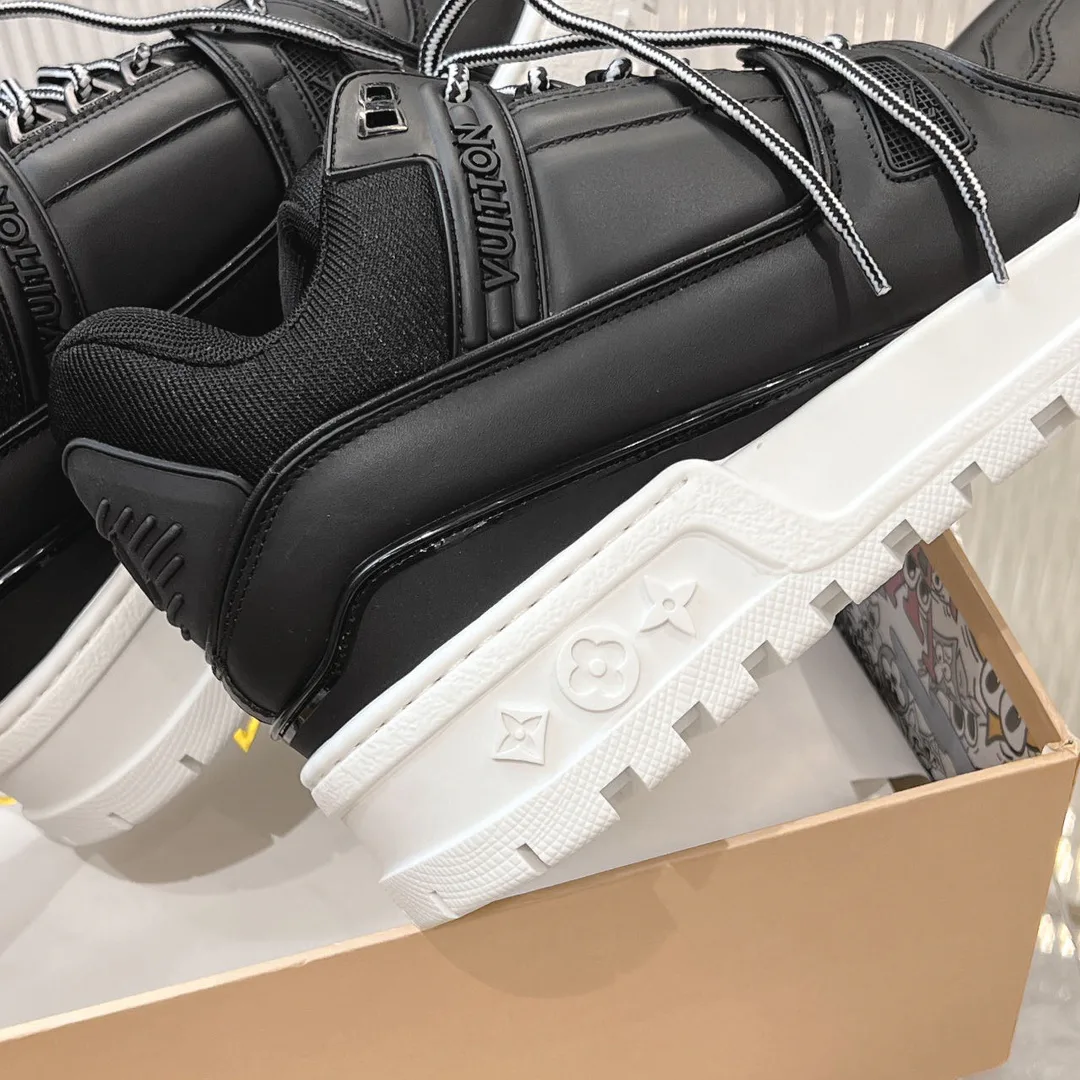 Кроссовки Женские Louis Vuitton 9081