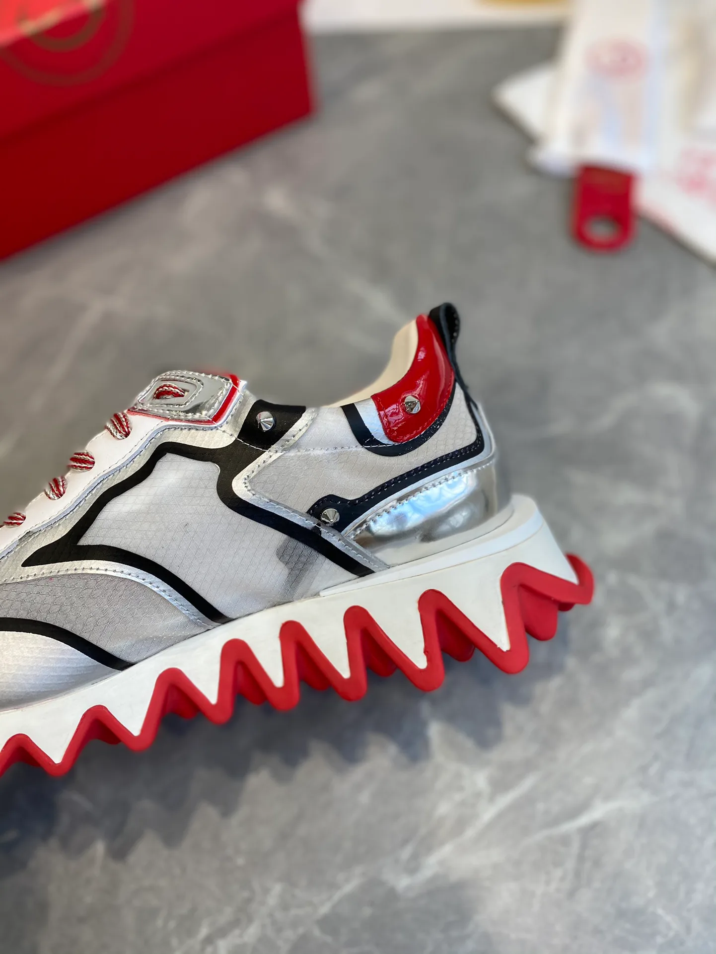 Кроссовки Женские Christian Louboutin 1053834