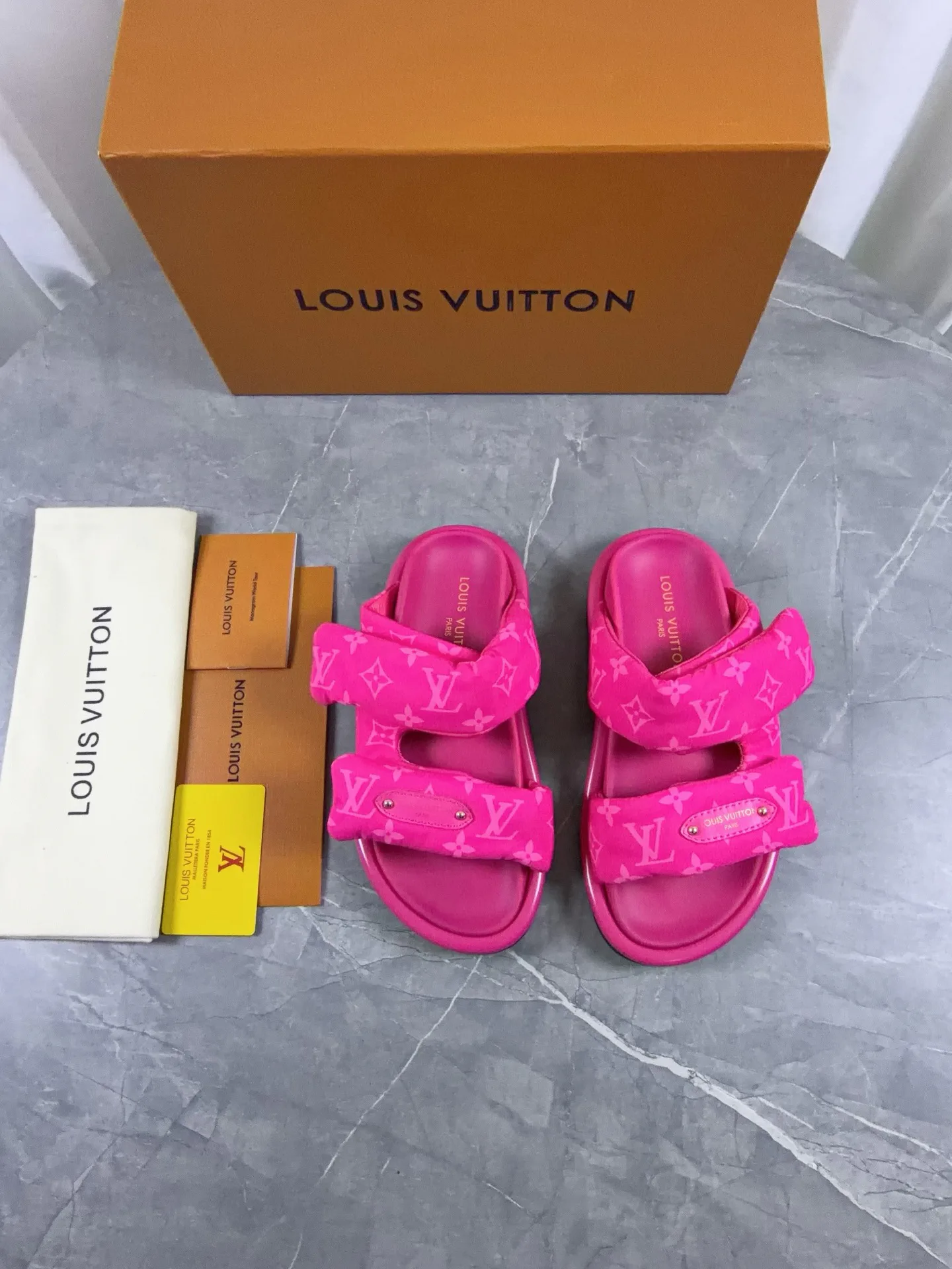 Шлепанцы Женские Louis Vuitton 11633117