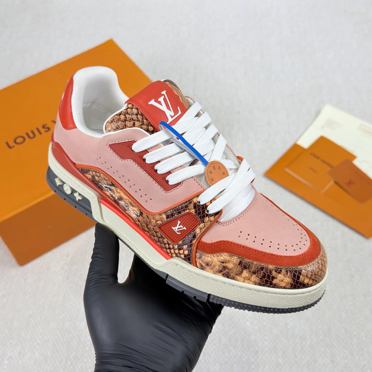 Кроссовки Мужские Louis Vuitton 18892459