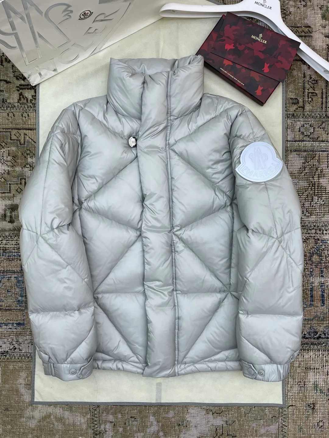 Куртки И Пуховики Мужские Moncler 715913