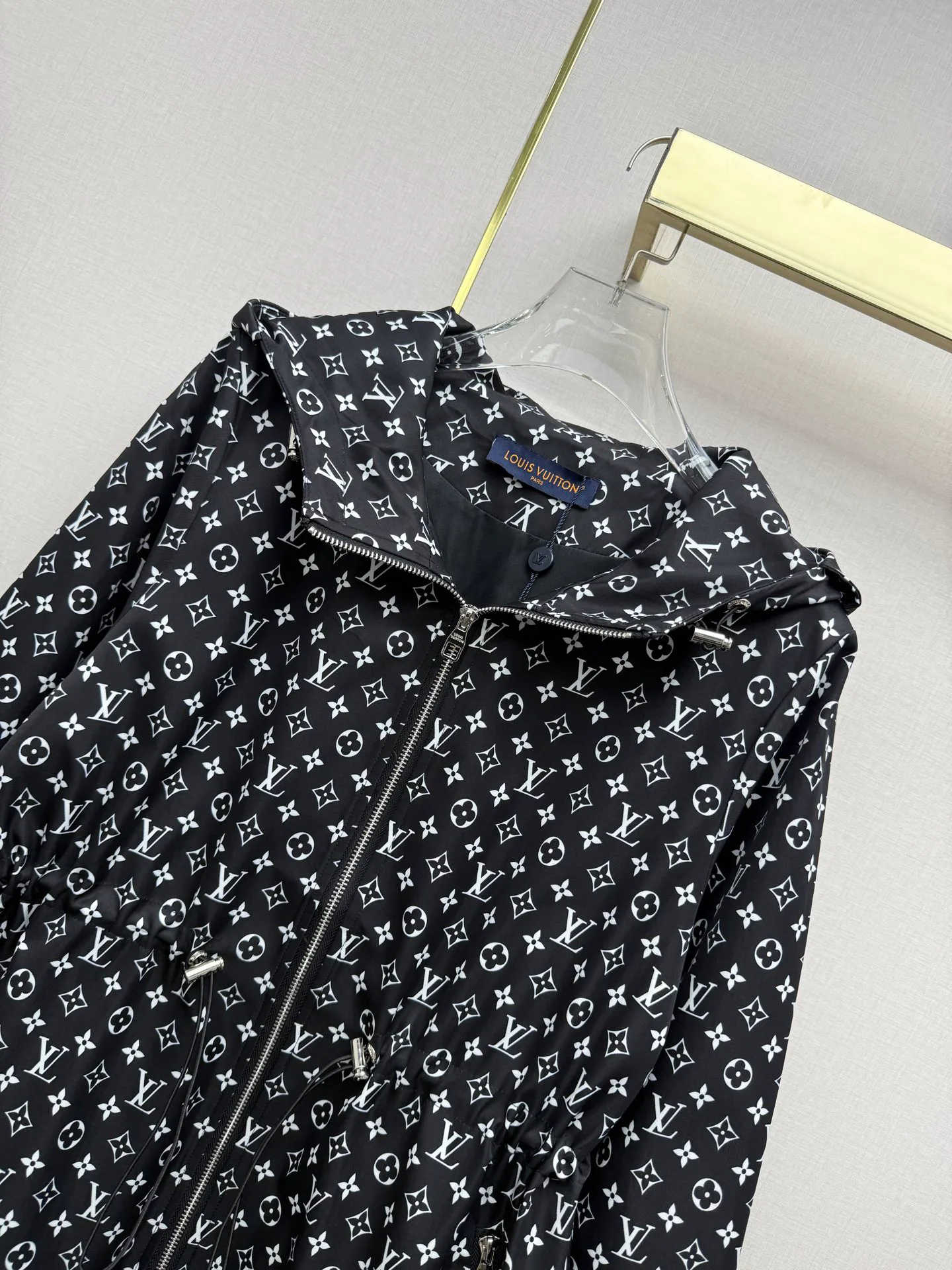 Куртки И Пуховики Женские Louis Vuitton 18451105