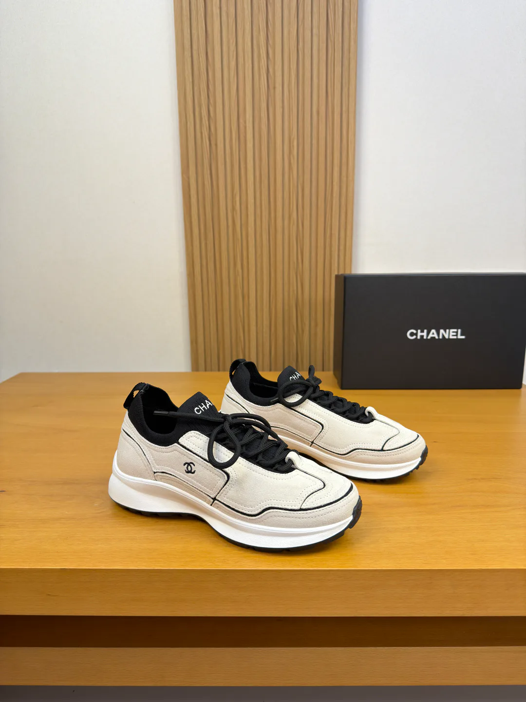 Кроссовки Женские Chanel 16874092