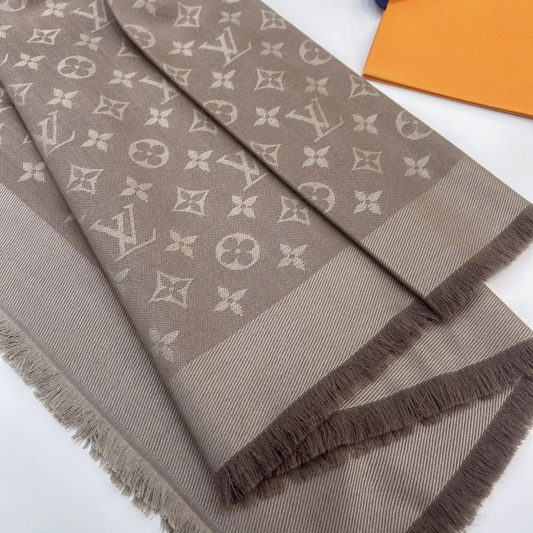 Шарфы Louis Vuitton 18267587