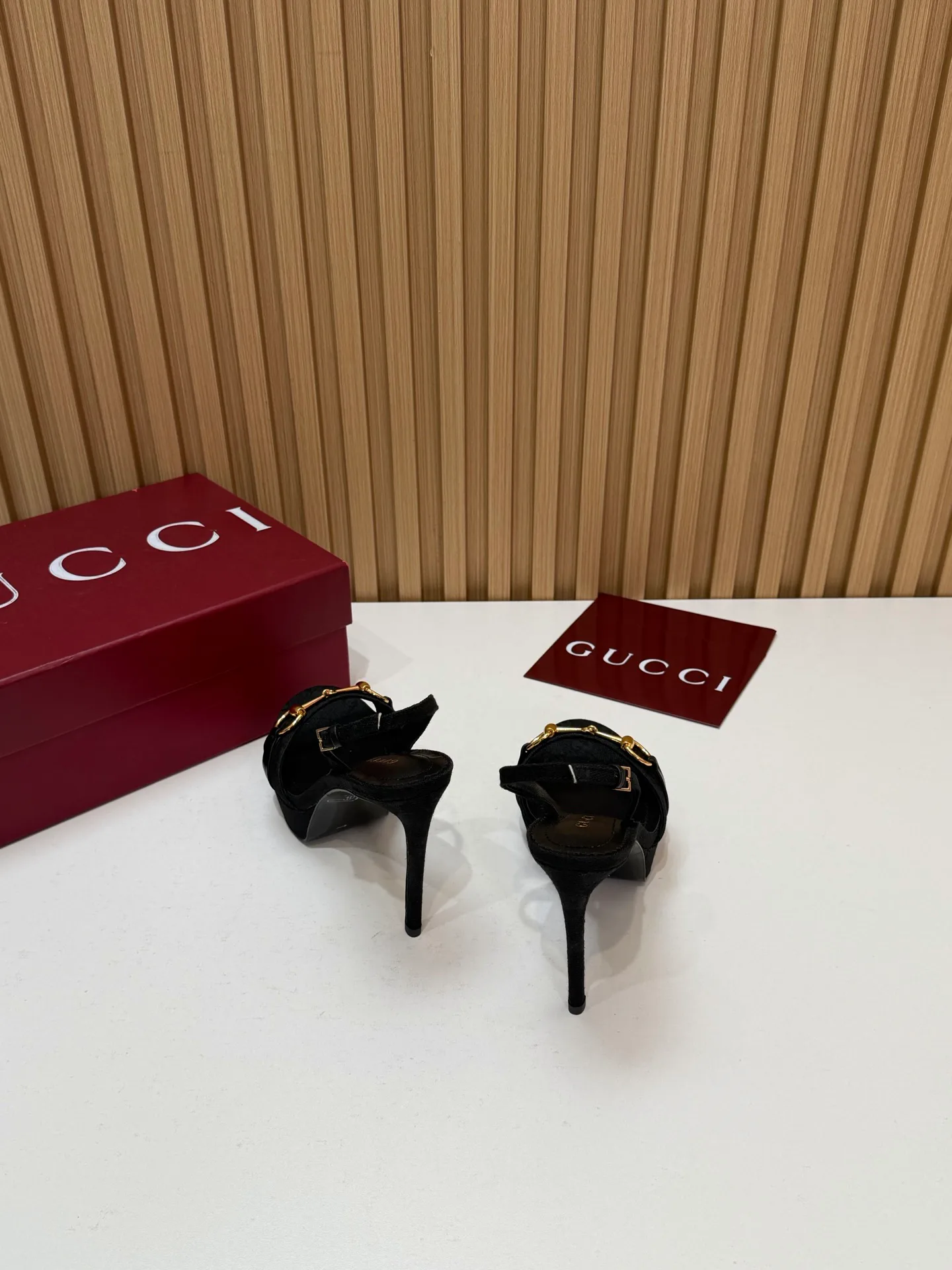 Босоножки Женские Gucci 18396268