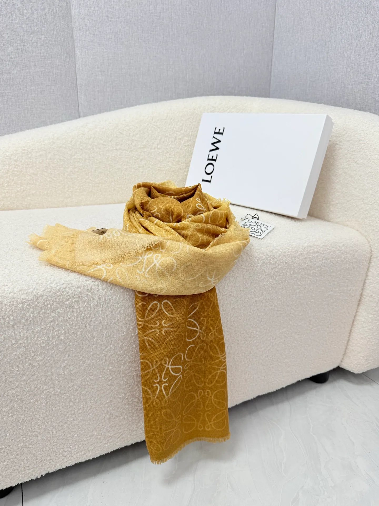 Шарфы Loewe 18322310