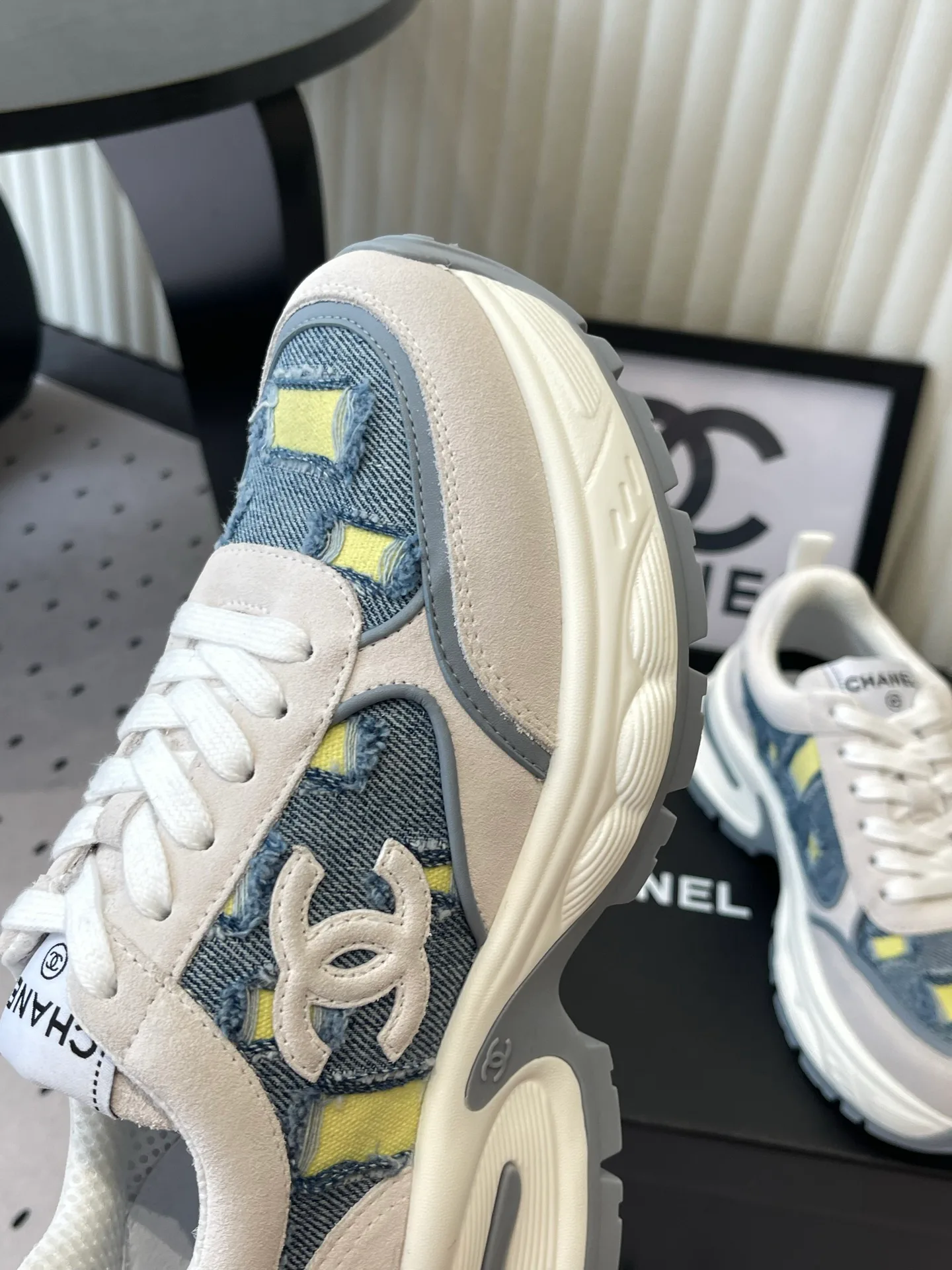 Кроссовки Женские Chanel 17769664