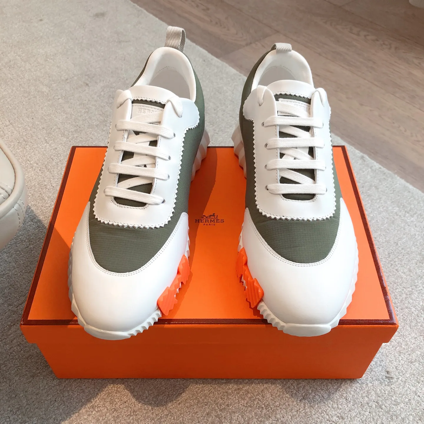 Кроссовки Женские Hermes 18729721