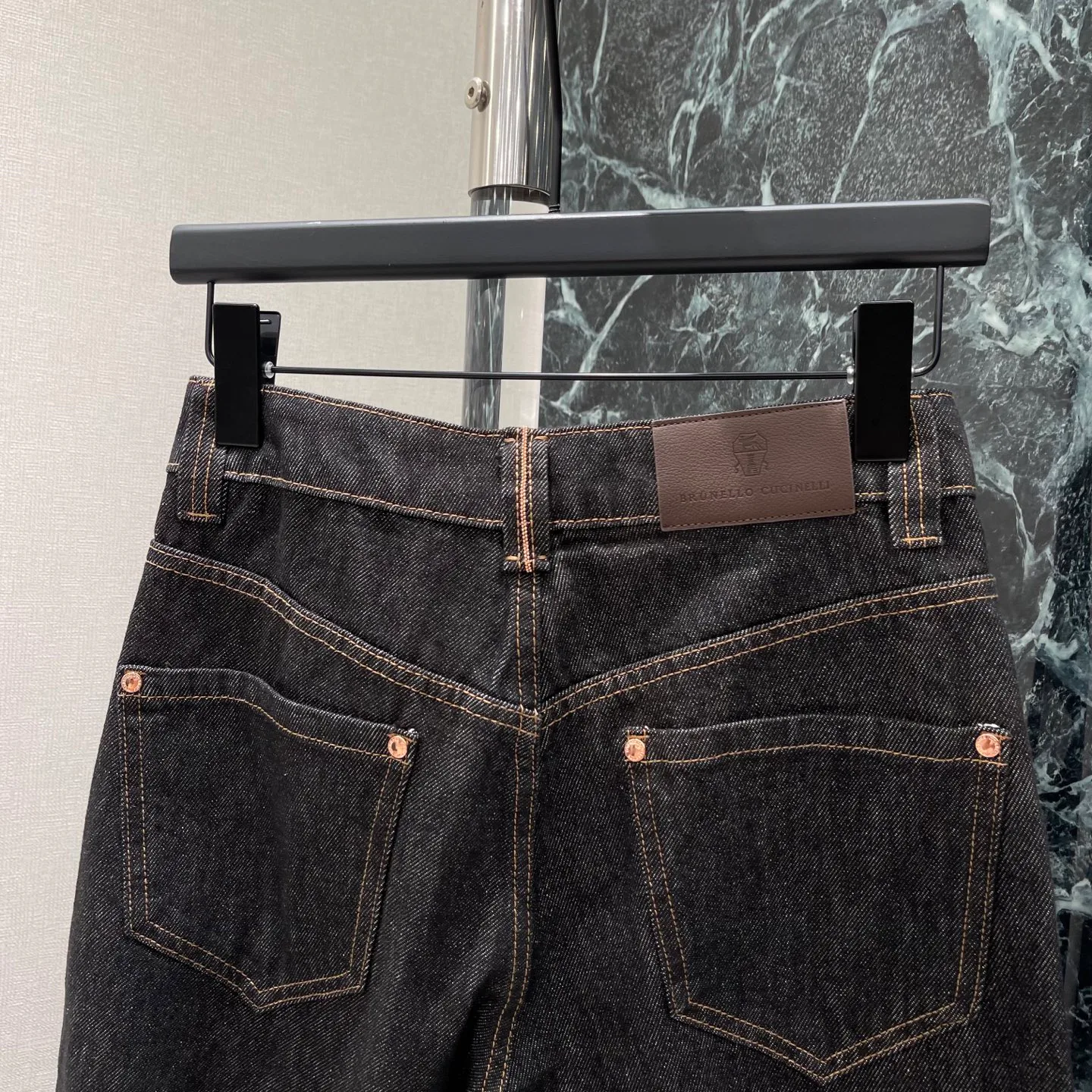 Джинсы Женские Brunello Cucinelli 18030731