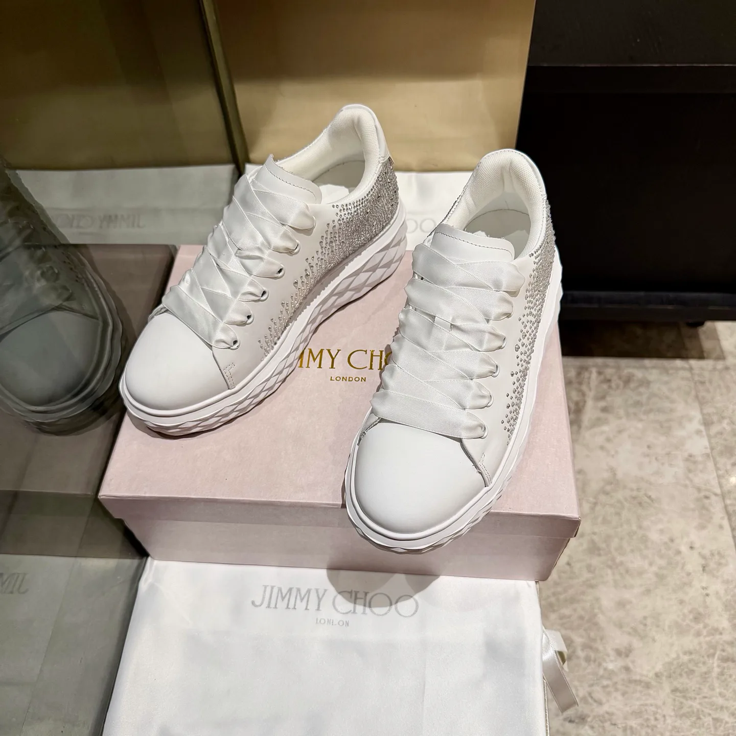 Кроссовки Женские Jimmy Choo 18104589