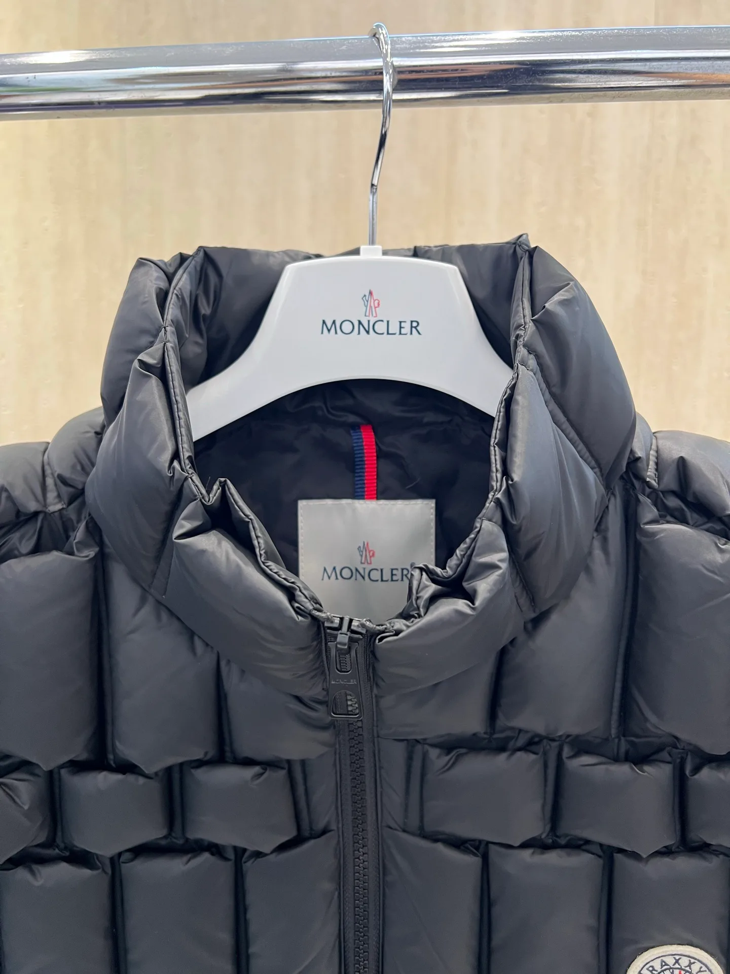 Жилеты Женские Moncler 18658010