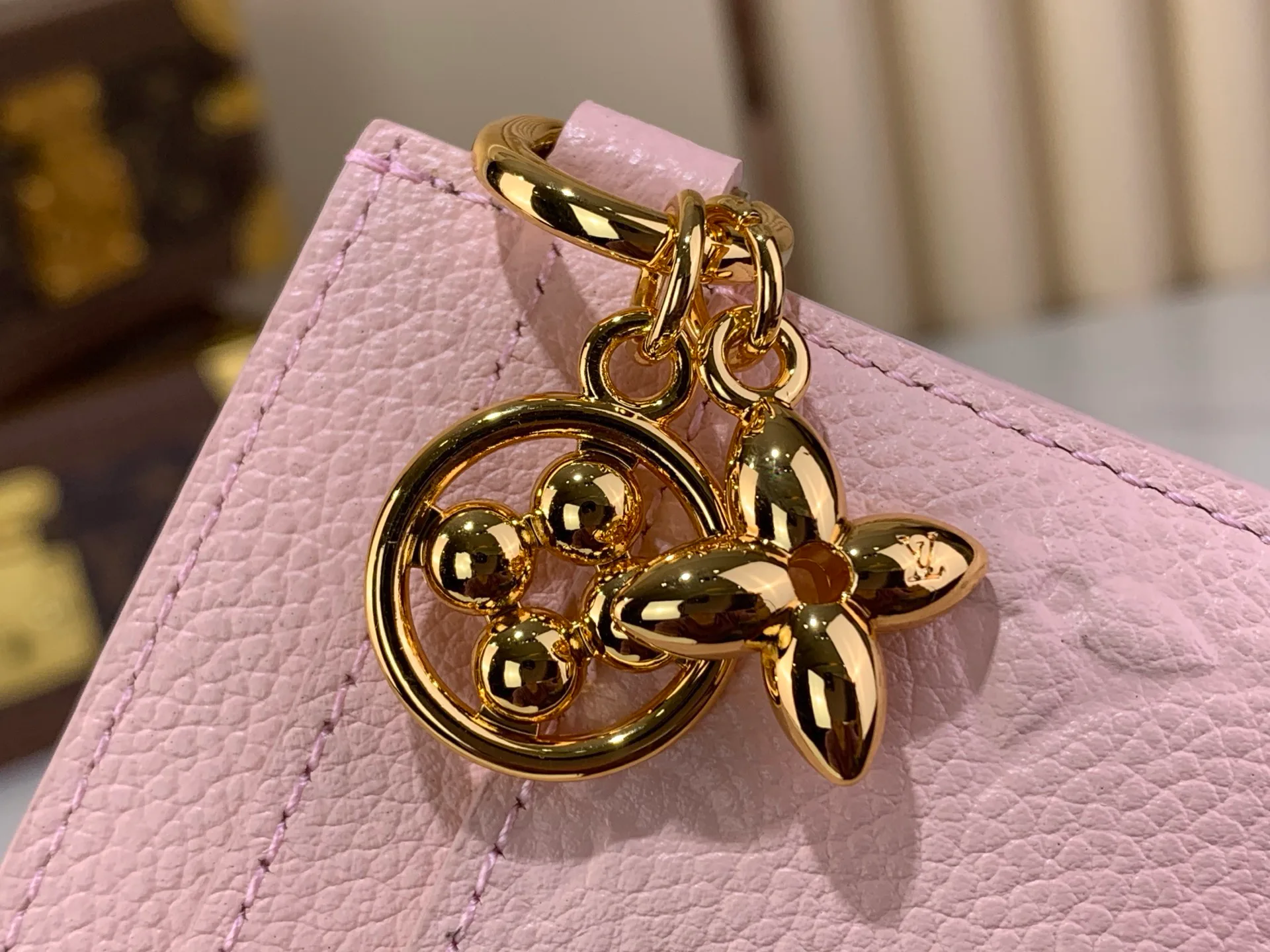 Клатчи Женские Louis Vuitton 13455876