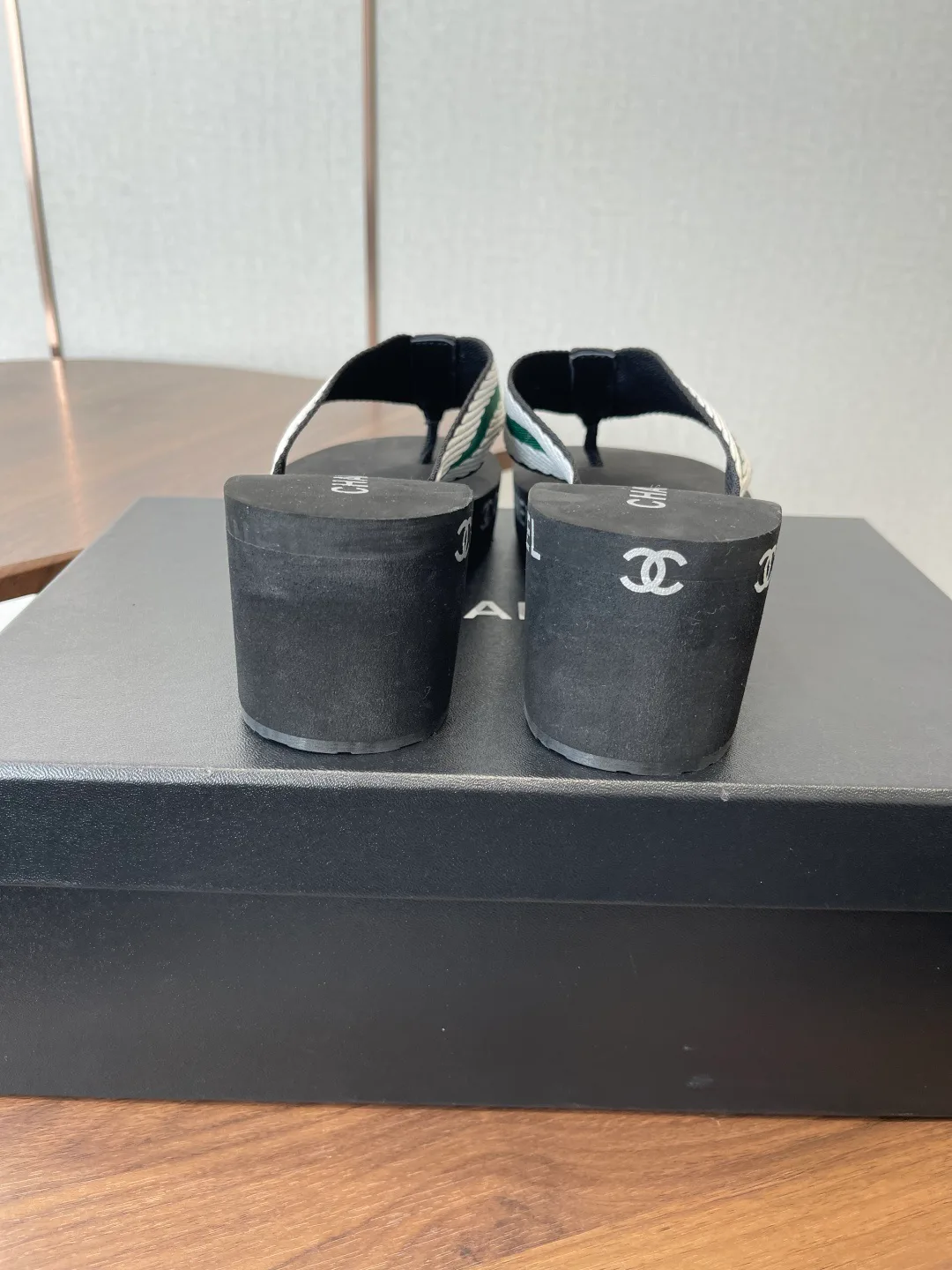 Шлепанцы Женские Chanel 11350615