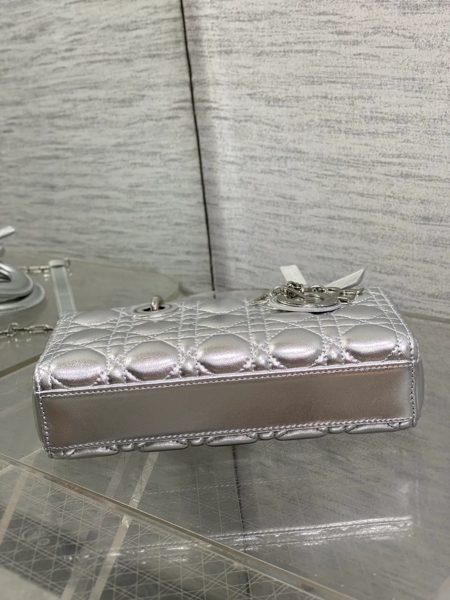 Классические Сумки Женские Christian Dior 17601493