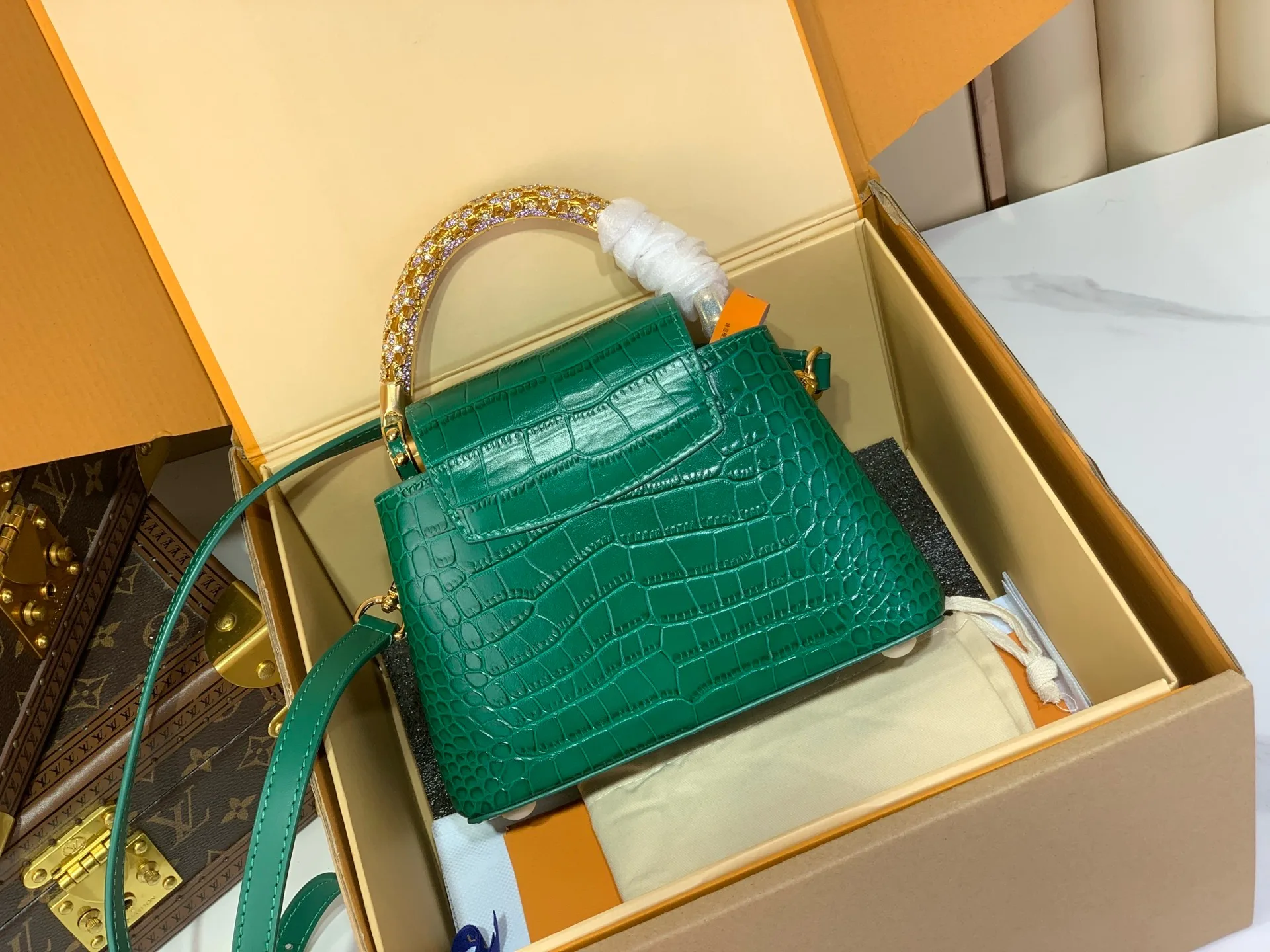 Классические Сумки Женские Louis Vuitton 17499368