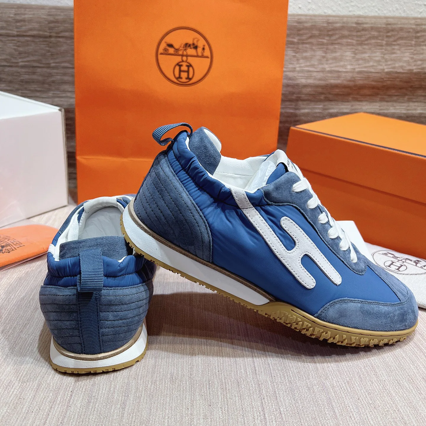 Кроссовки Женские Hermes 17749544