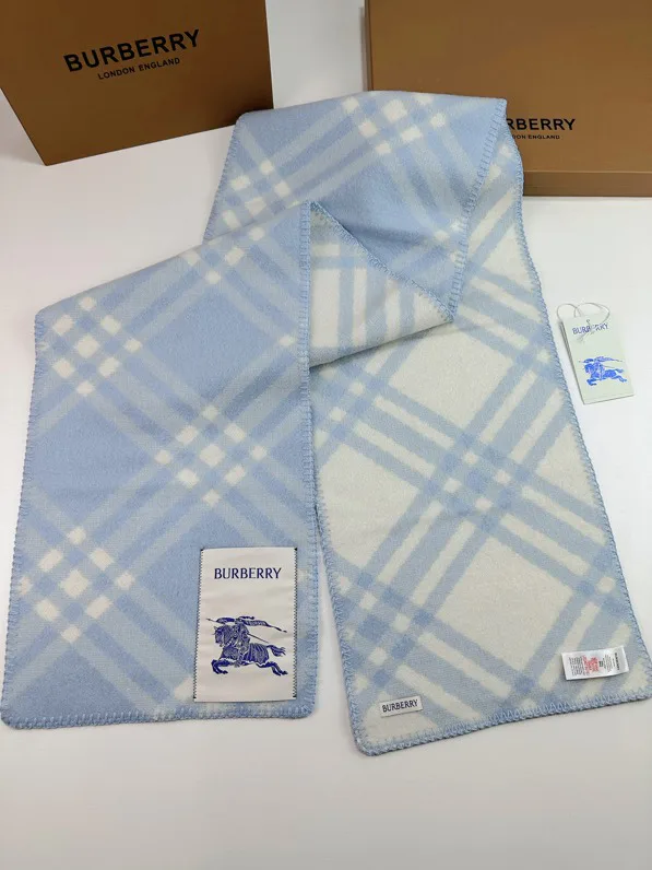 Шарфы Burberry 523809