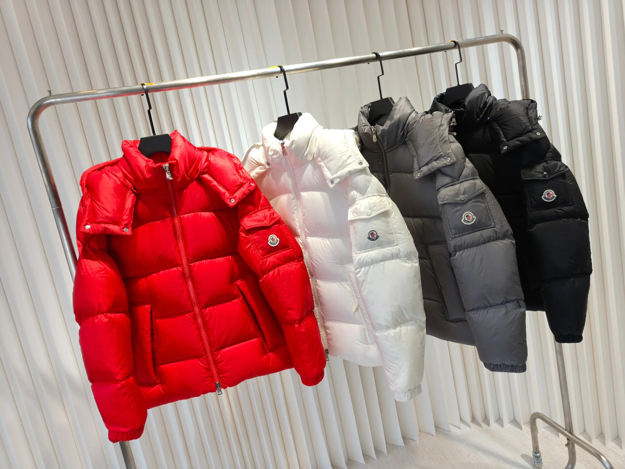 Куртки И Пуховики Женские Moncler 19406657