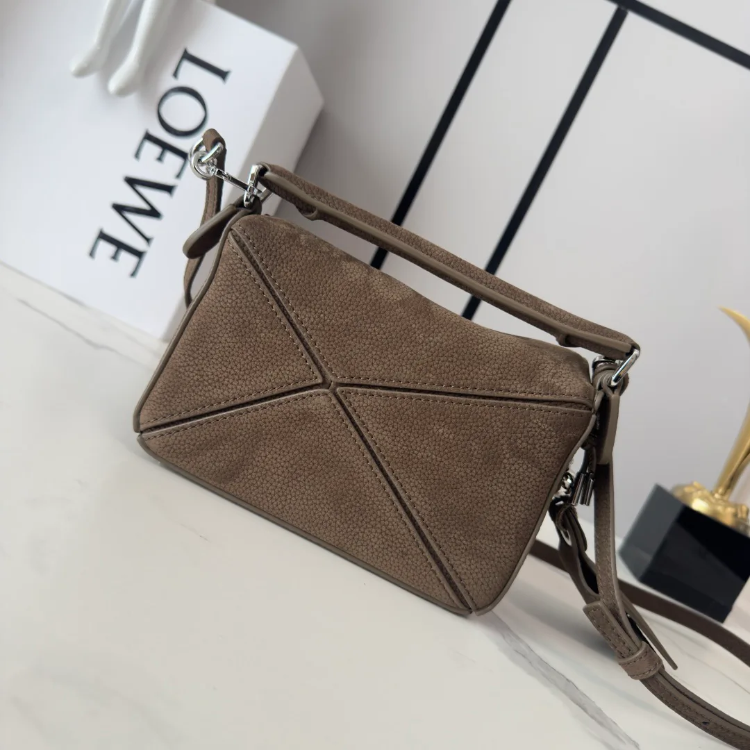 Сумки На Ремне Женские Loewe 11565895
