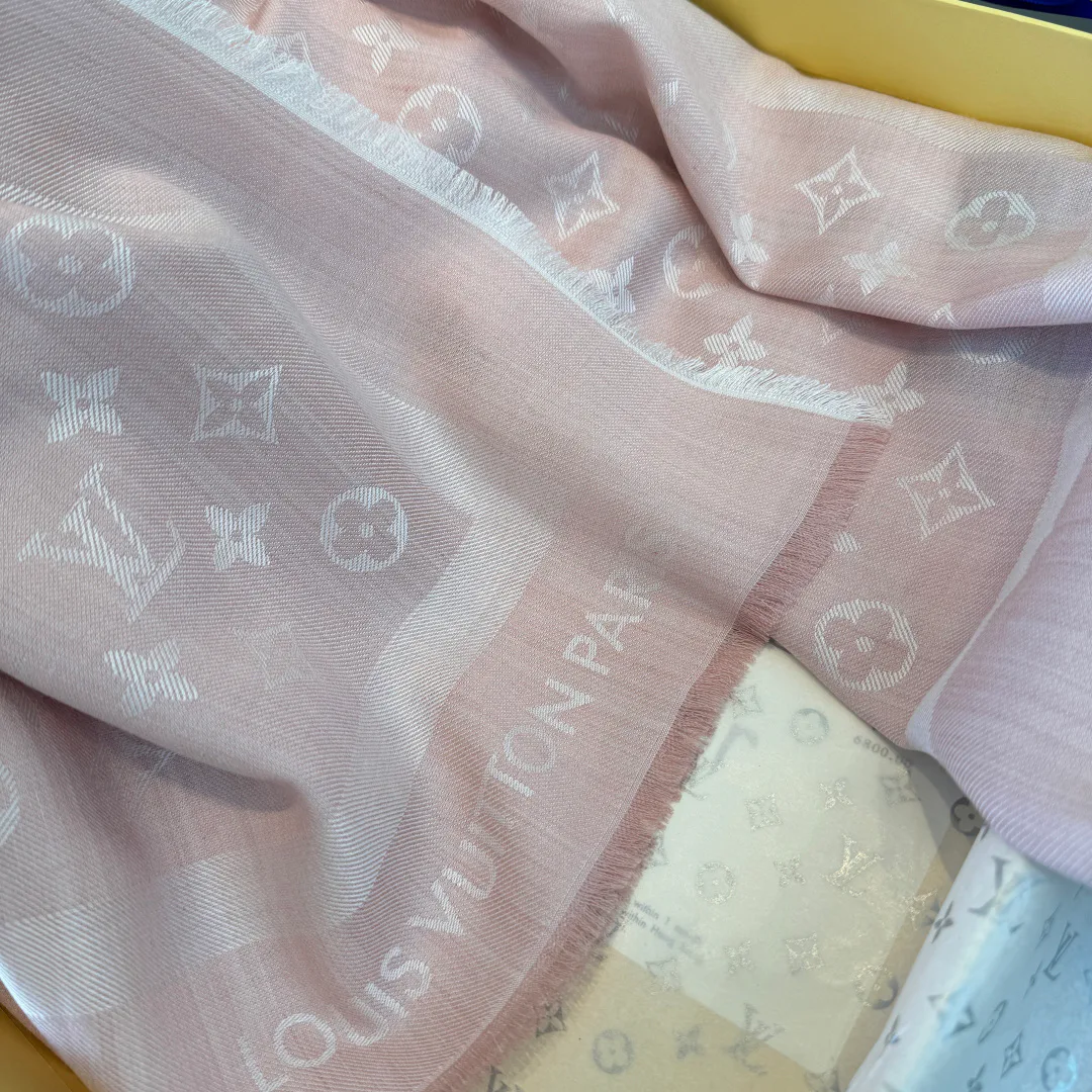 Шарфы Louis Vuitton 17935859