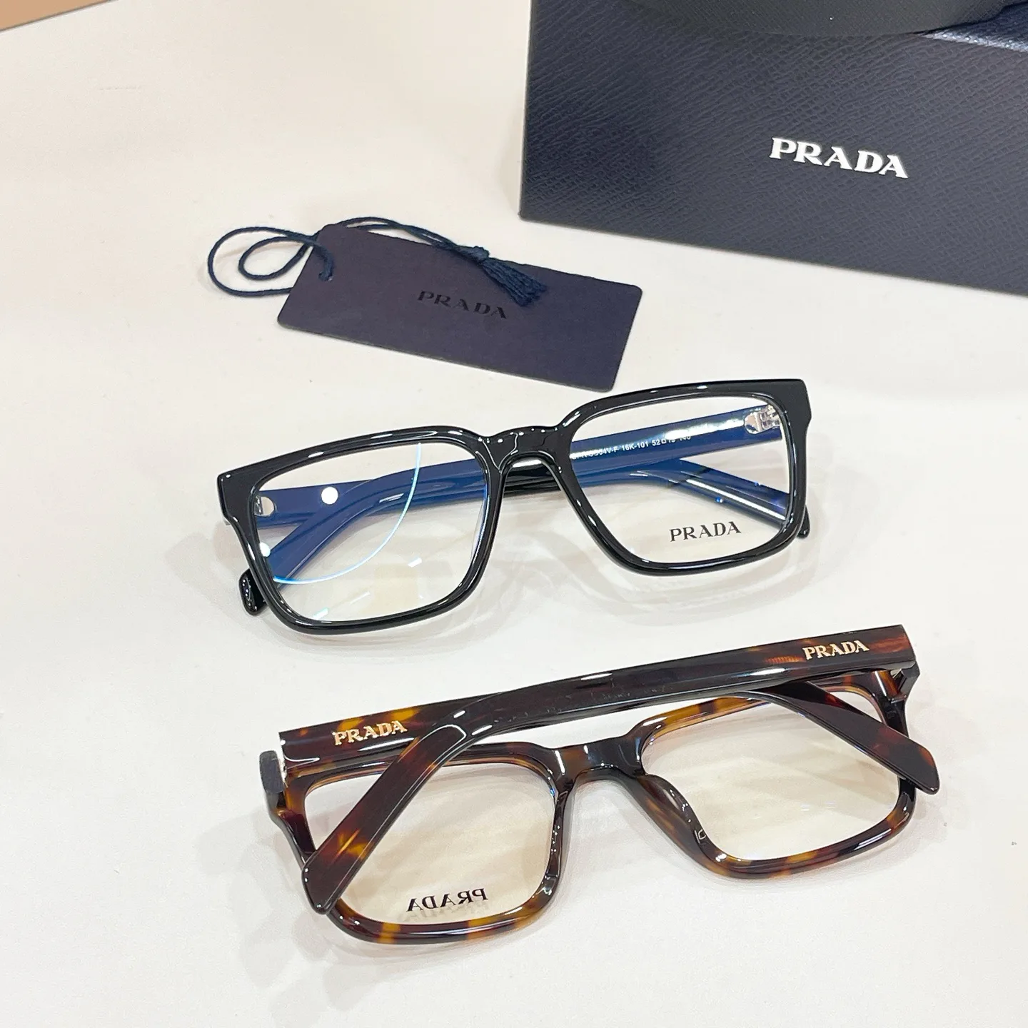 Очки Prada 13576987